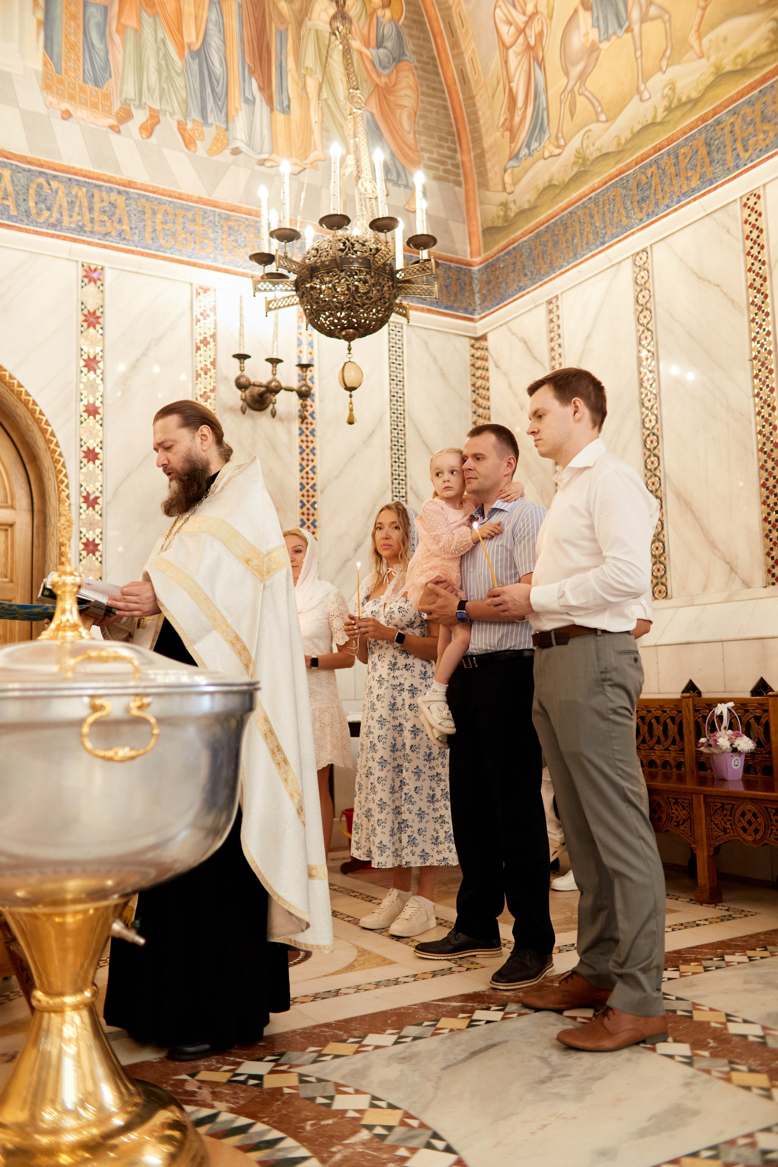 Храм Покрова Пресвятой Богородицы в Ясенево.Крещение в Ясенево.Фотограф на крещение,фотограф на венчание.Крестильная одежда,купель.Фотограф в Москве Прончатова Алина