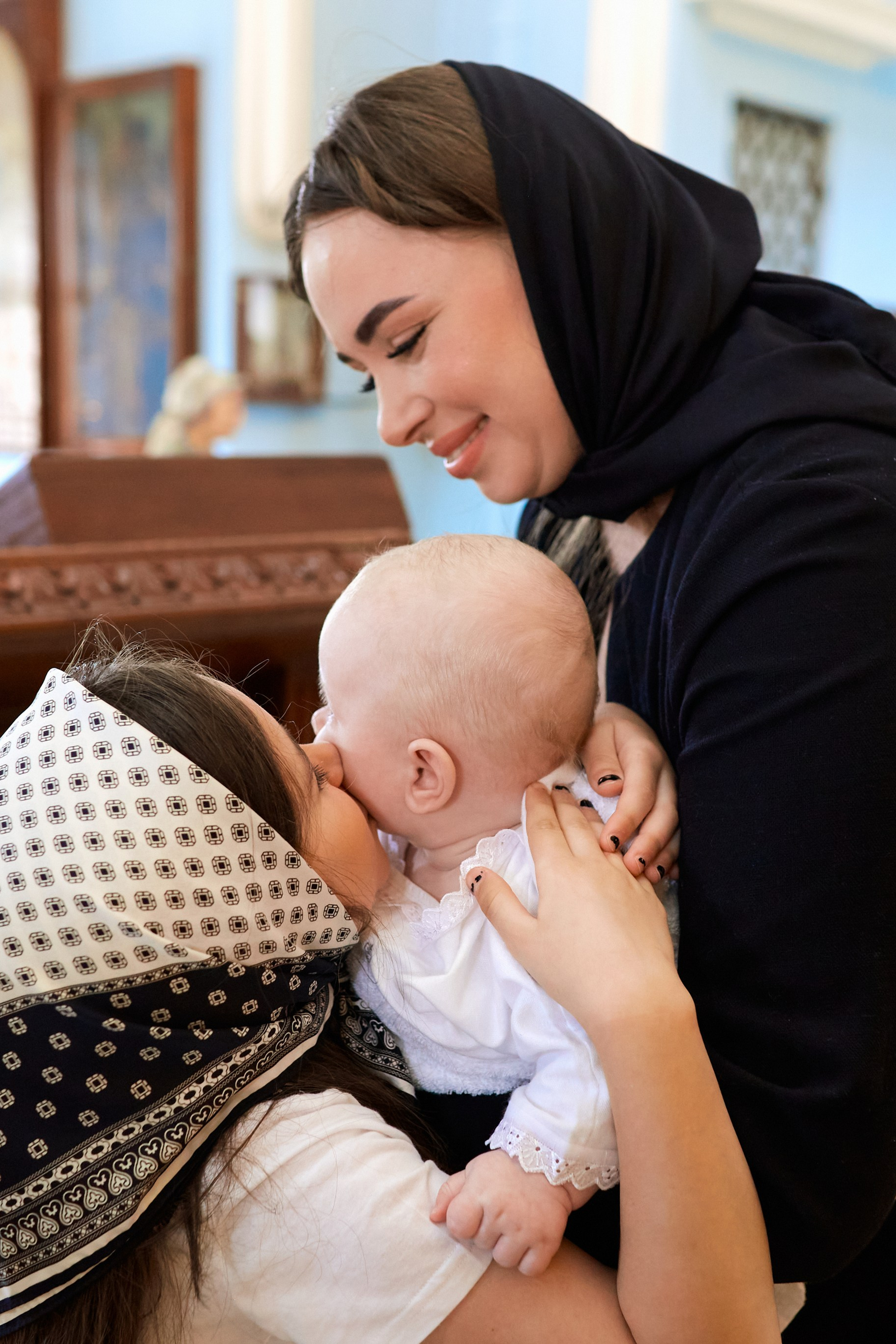 Храм Знамения Пресвятой Богородицы в Подольске в Дубровицах.Крещение в Ясенево.Фотограф на крещение,фотограф на венчание.Крестильная одежда,купель.Фотограф в Москве Прончатова Алина семейный фотограф в Москве,Бутово,Одинцово,Видное,Подольск