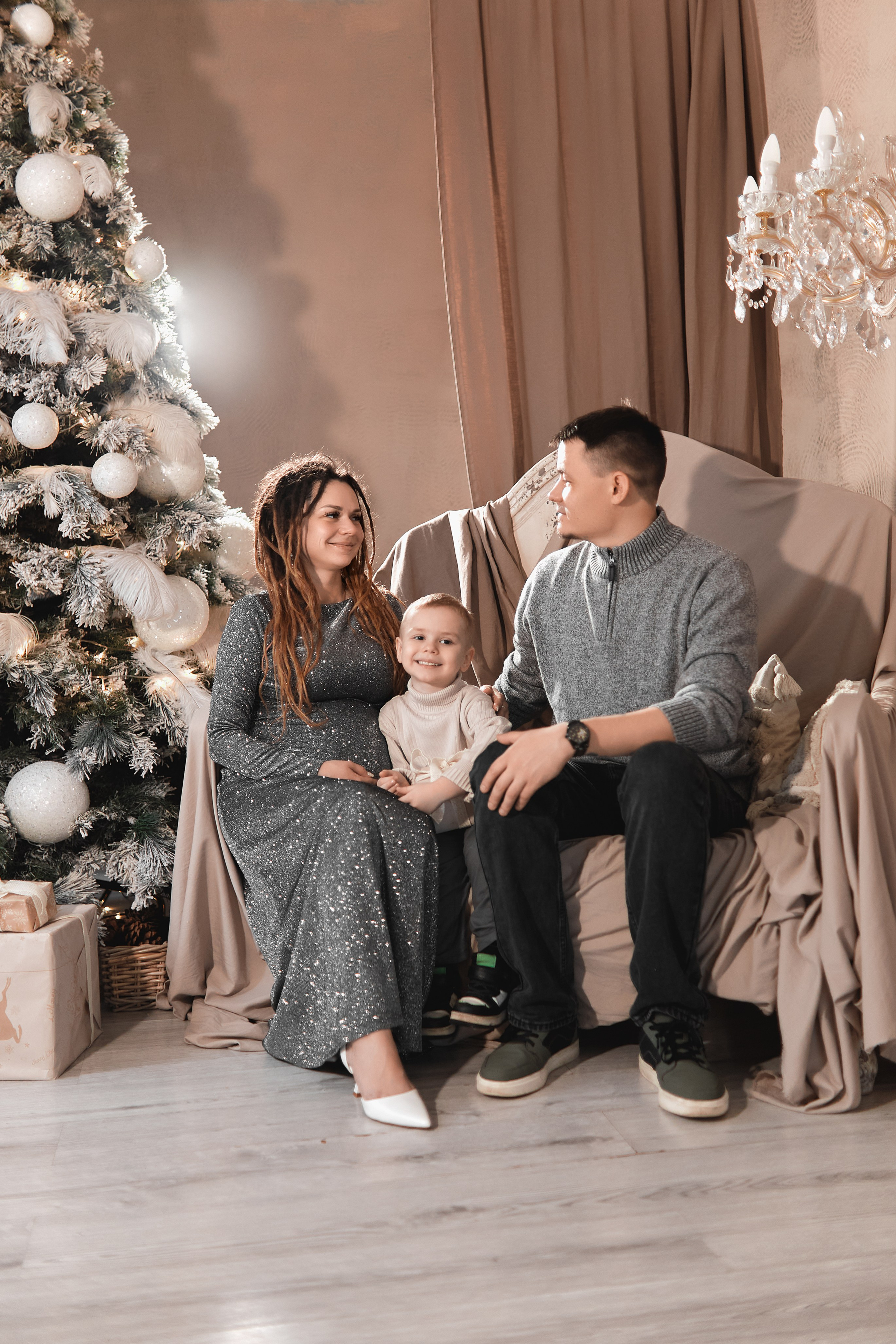 Бахметова Анастасия с семьёй. Прончатова Алина. Фотограф для семейных, церковных и свадебных съёмок