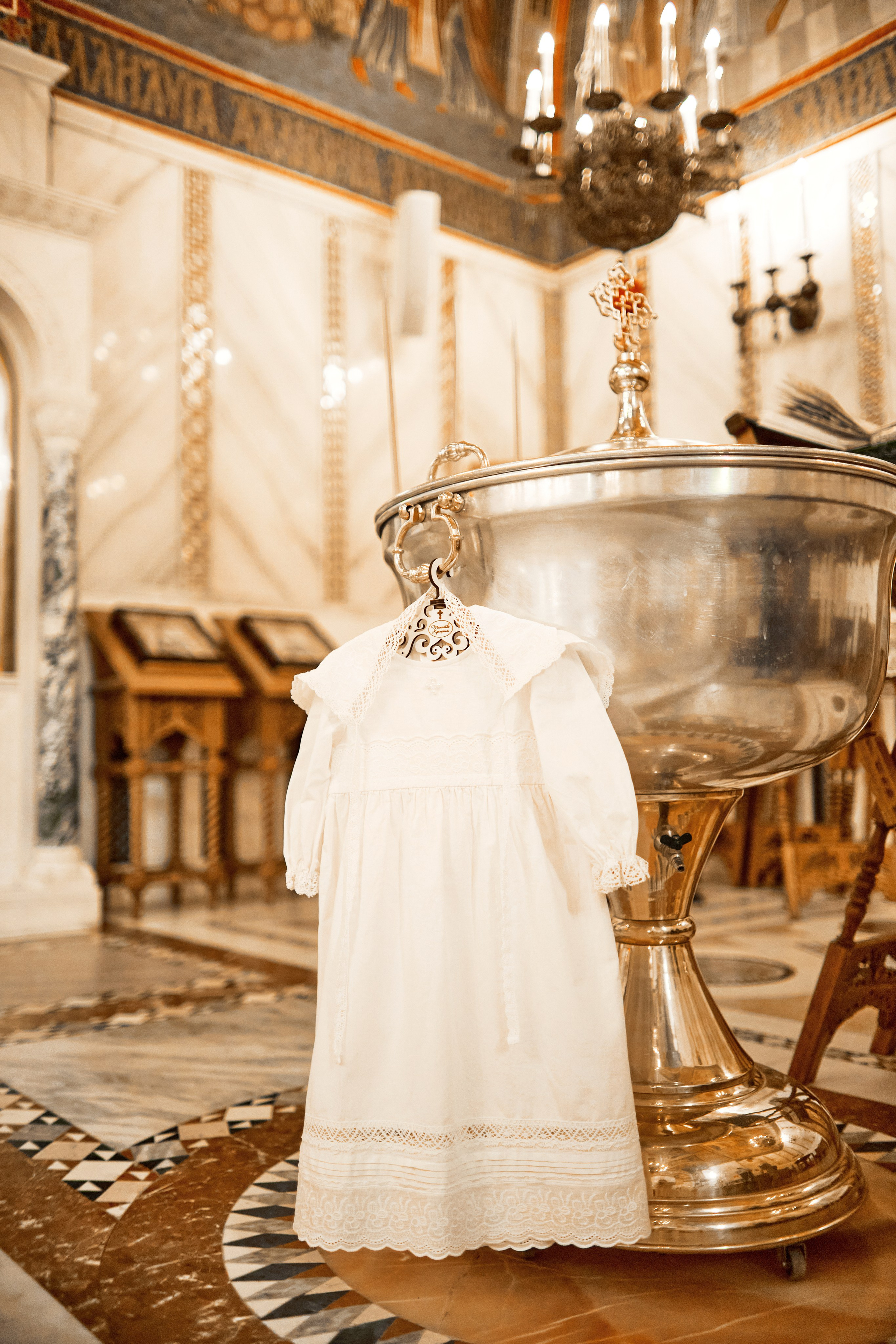 Храм Покрова Пресвятой Богородицы в Ясенево.Крещение в Ясенево.Фотограф на крещение,фотограф на венчание.Крестильная одежда,купель.Фотограф в Москве Прончатова Алина