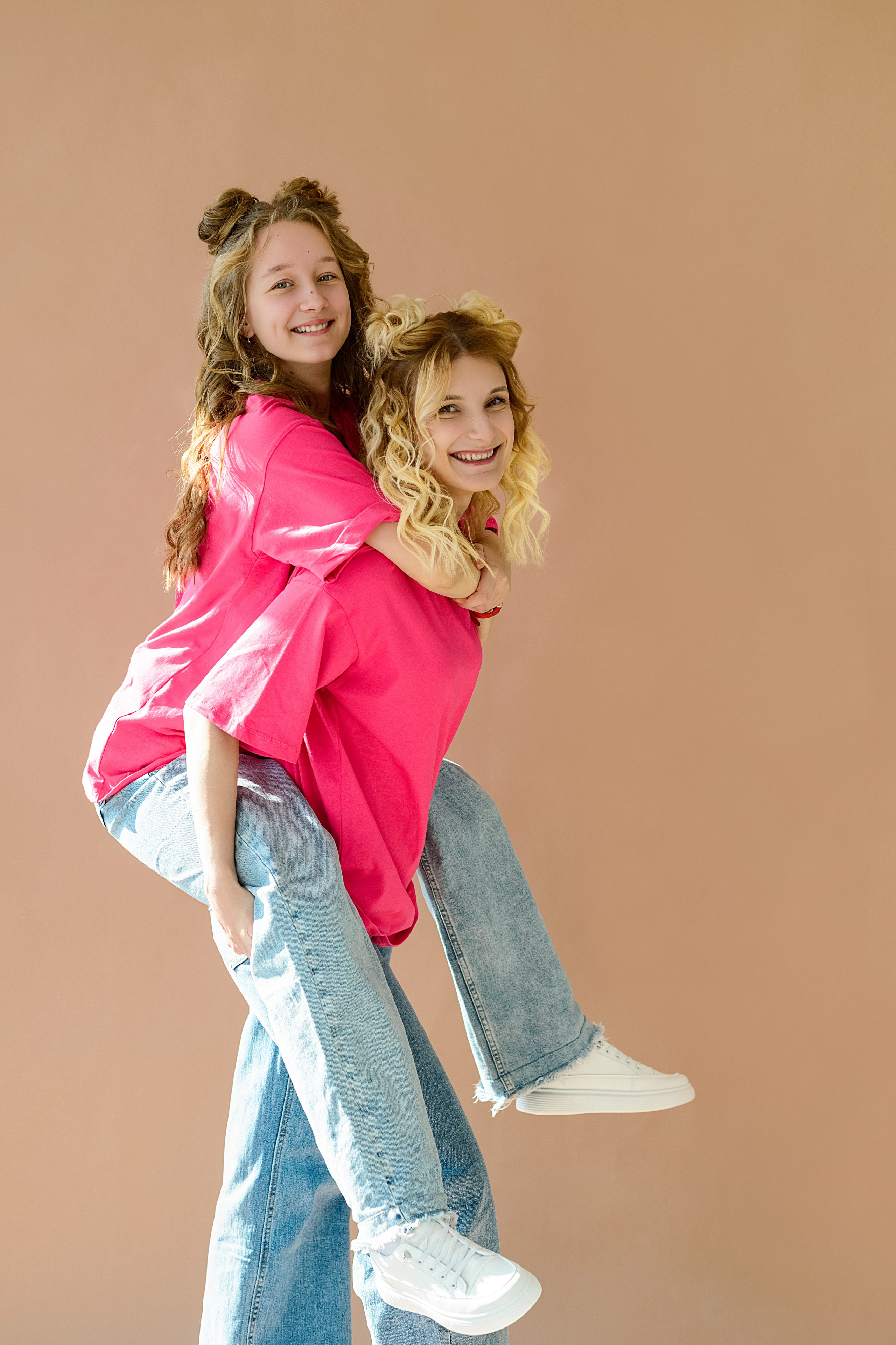 Настя и Оля