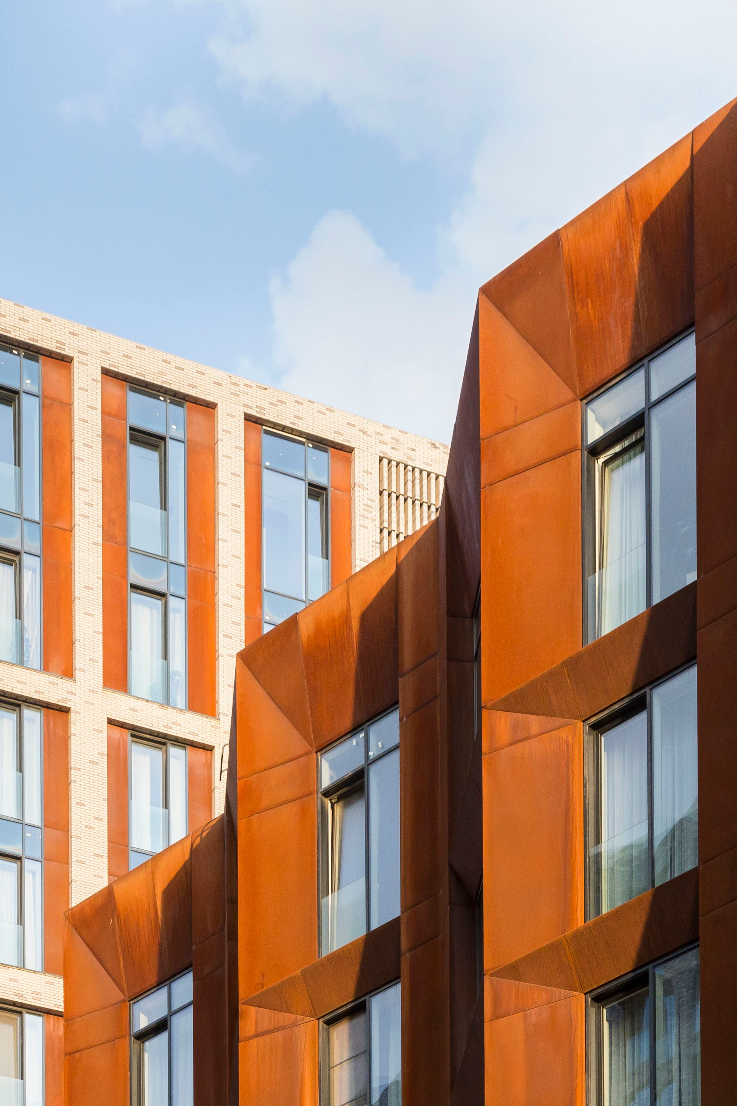 «Ржавый» дом, Москва, набережная Марка Шагала, 1, корп. 2