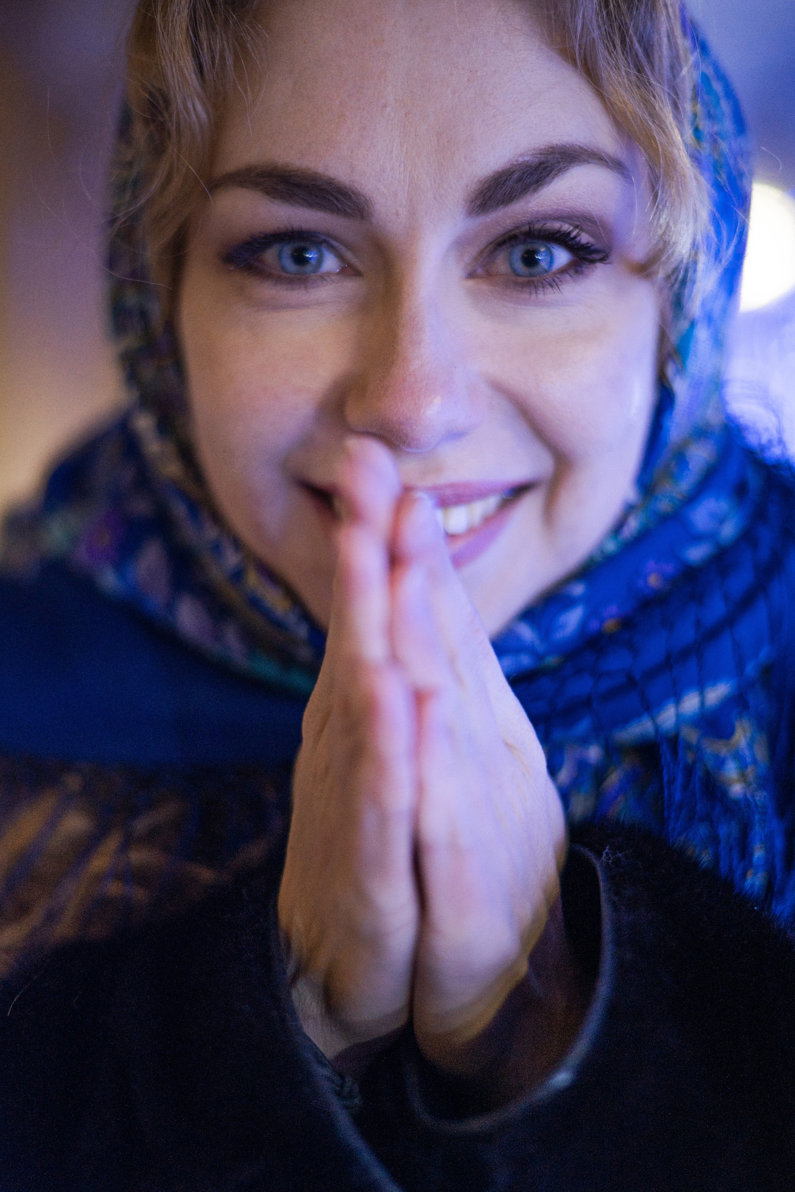 В ее глазах сияет небо