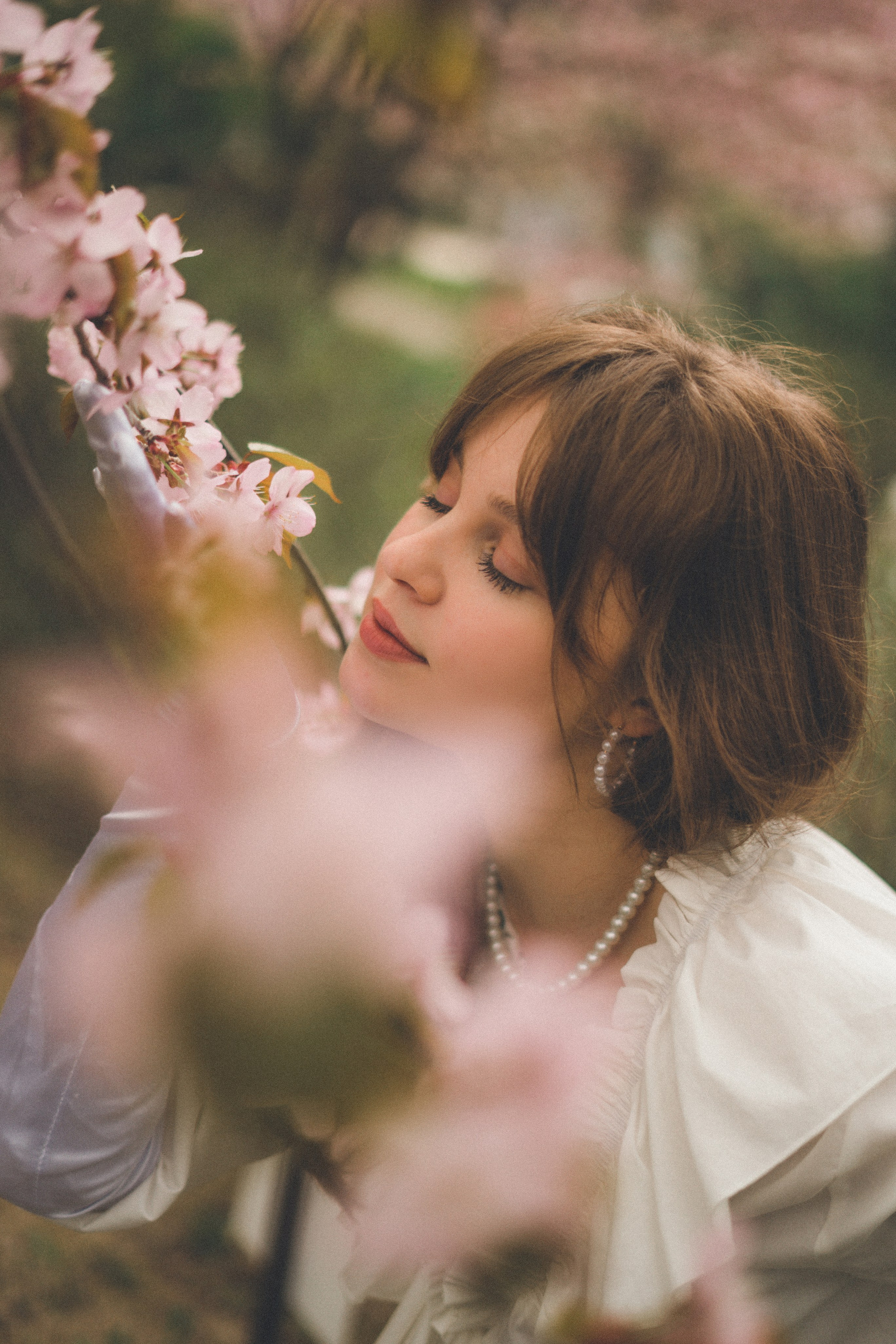 Девушка и&nbsp;сакура