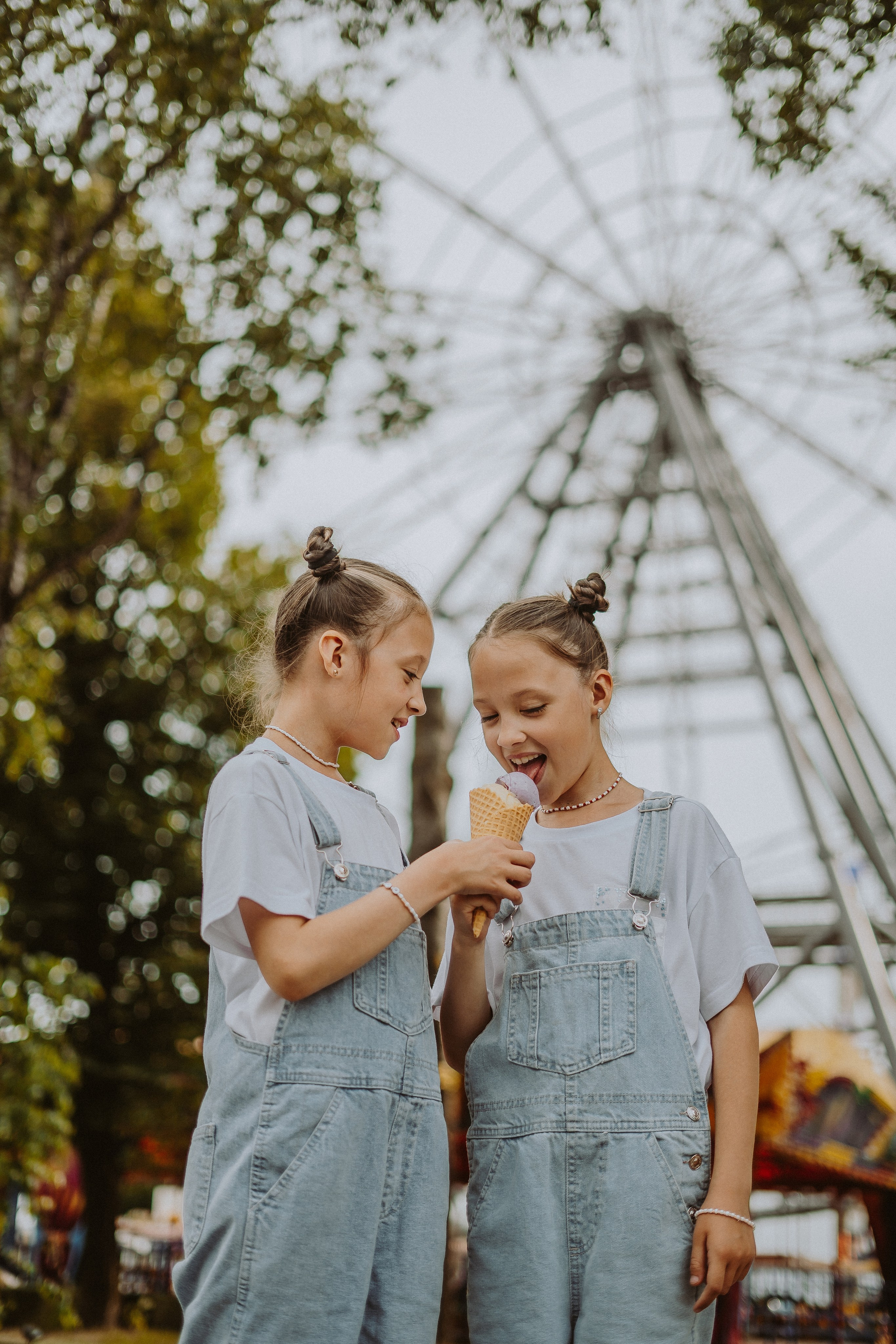 Близняшки, лето и&nbsp;мороженое