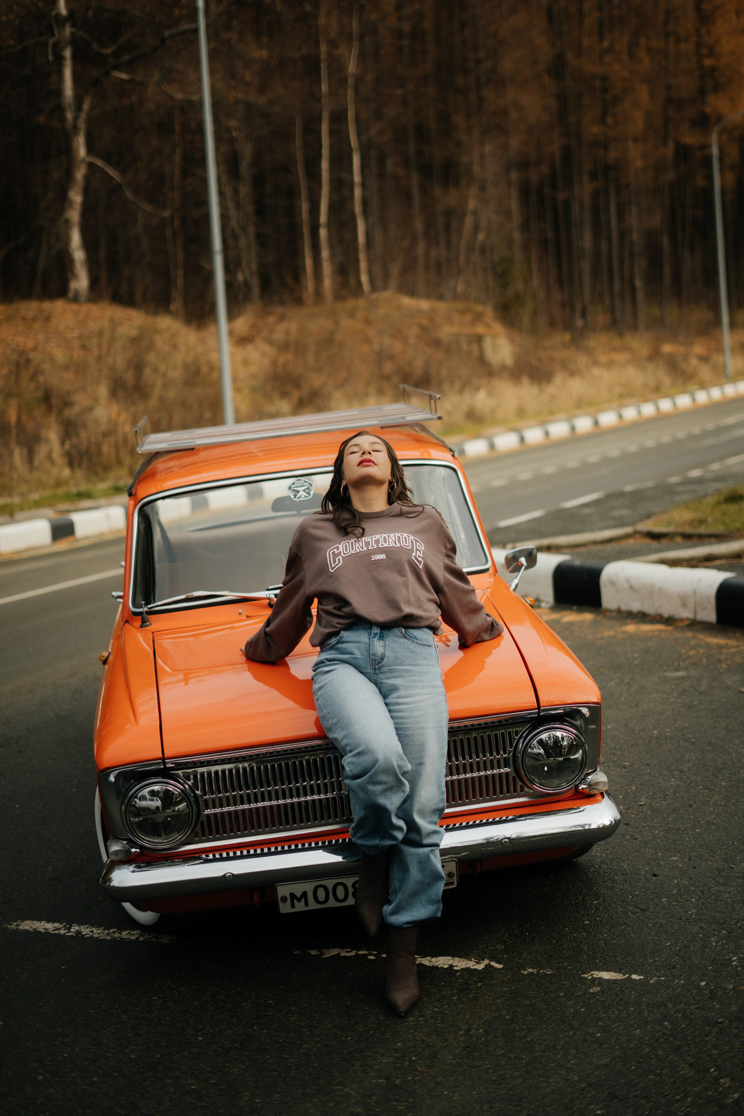 Девушка в&nbsp;ретро каре