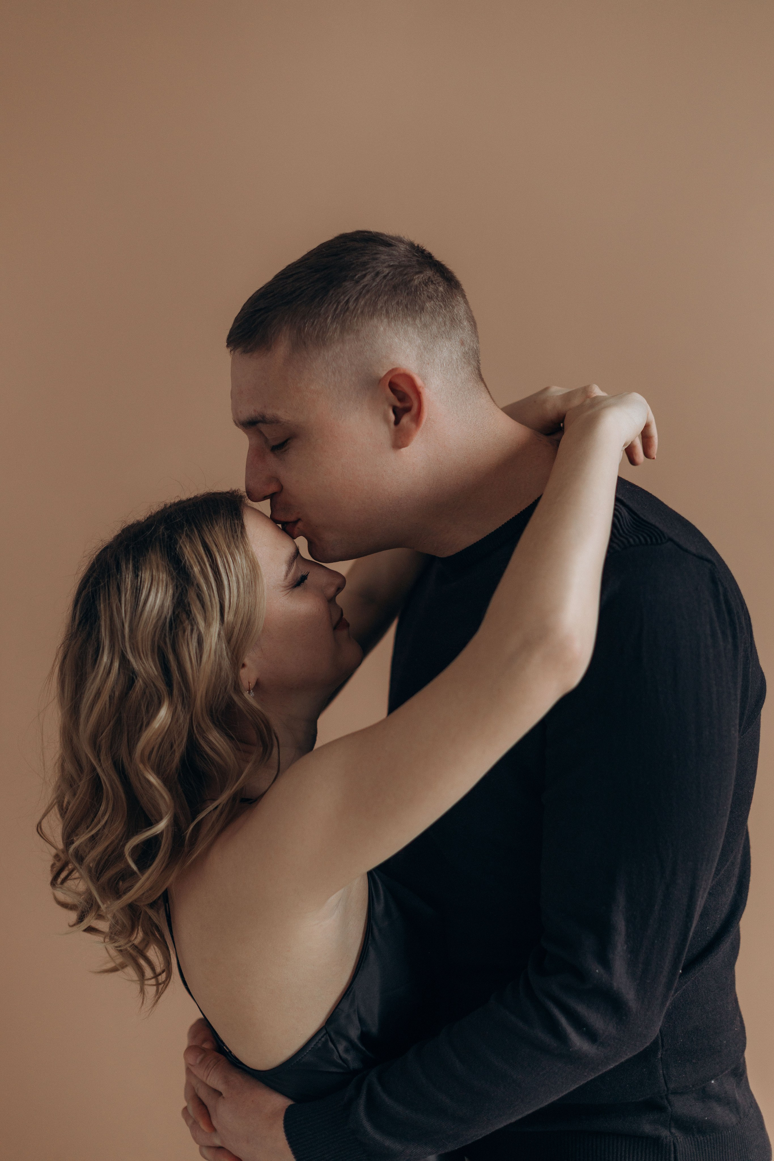 Фотоистория для двоих в студии. Семейный фотограф в Чехове