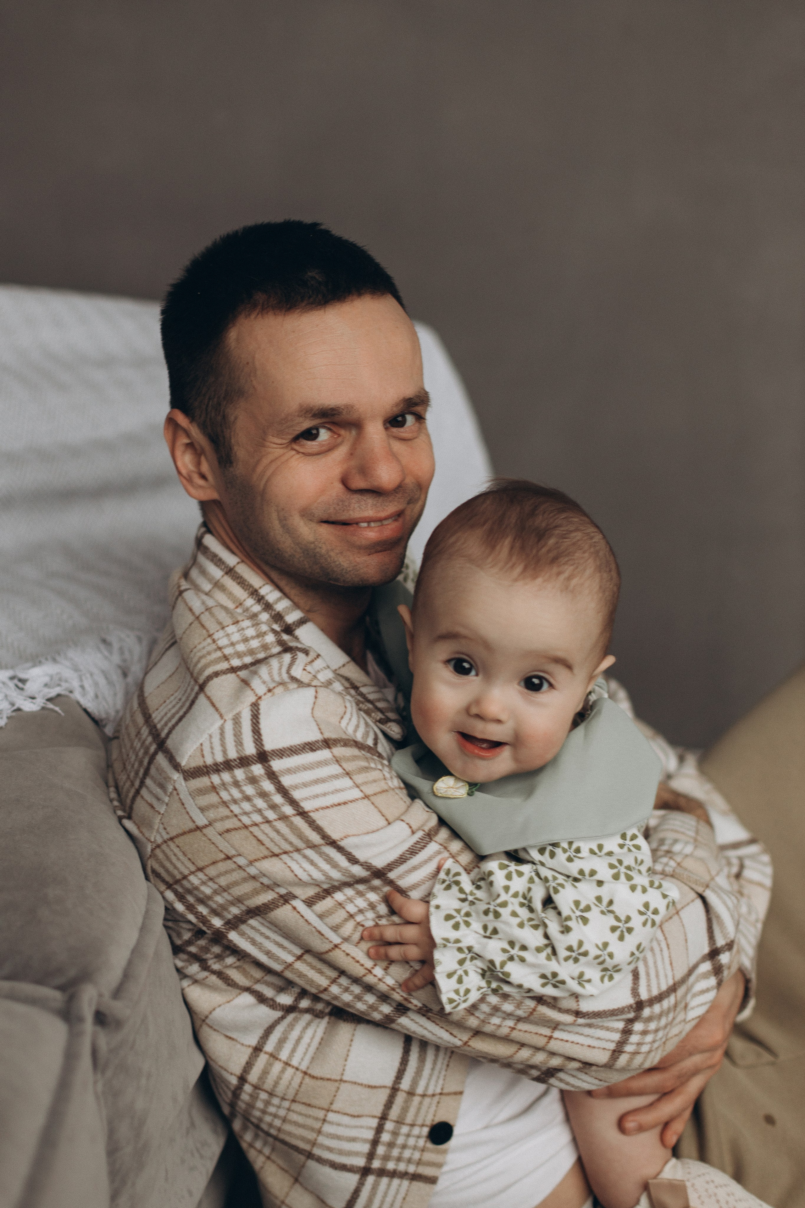 Семейная съемка с малышом в студии. Семейный фотограф в Чехове