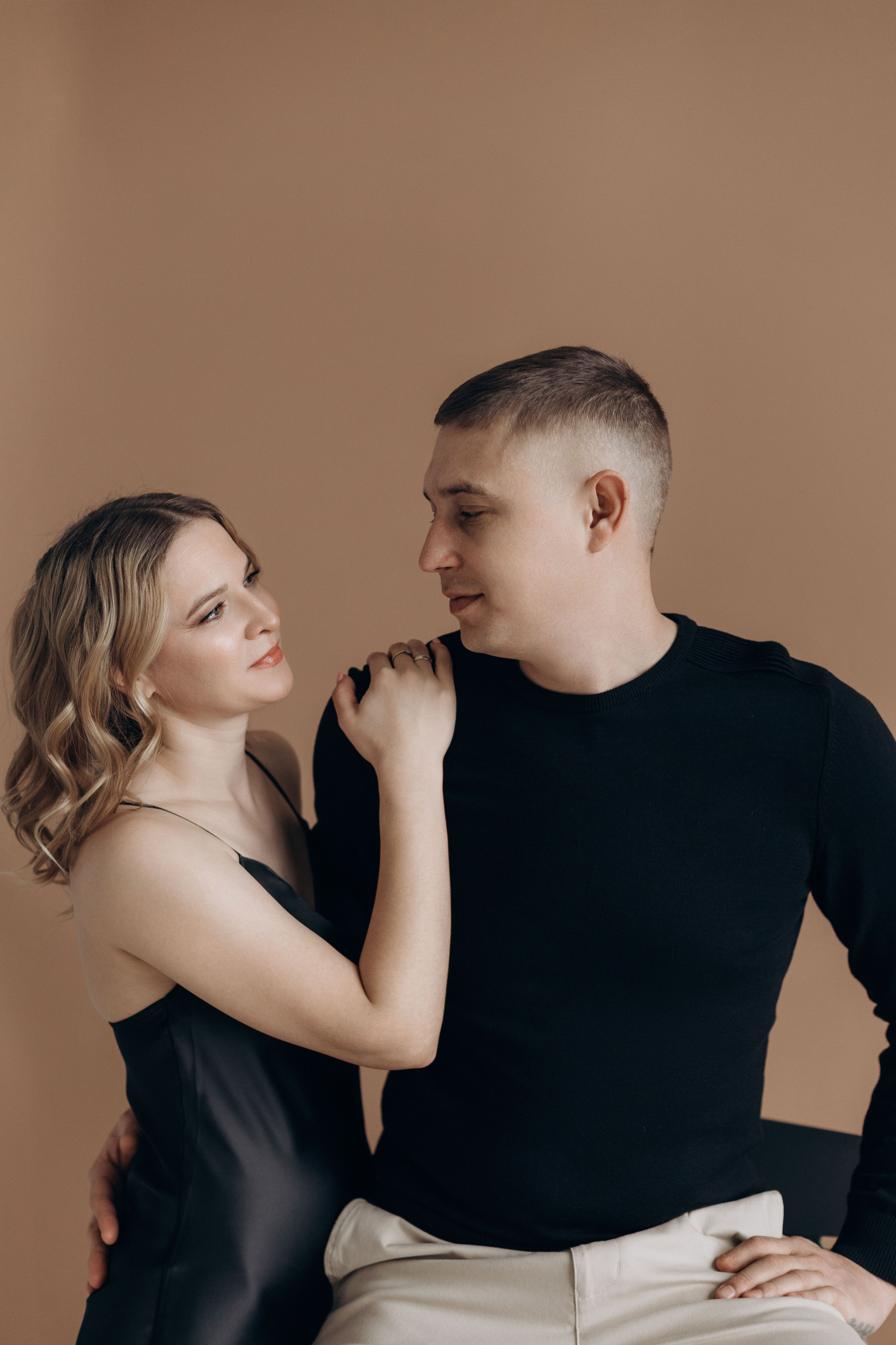 Фотоистория для двоих в студии. Семейный фотограф в Чехове