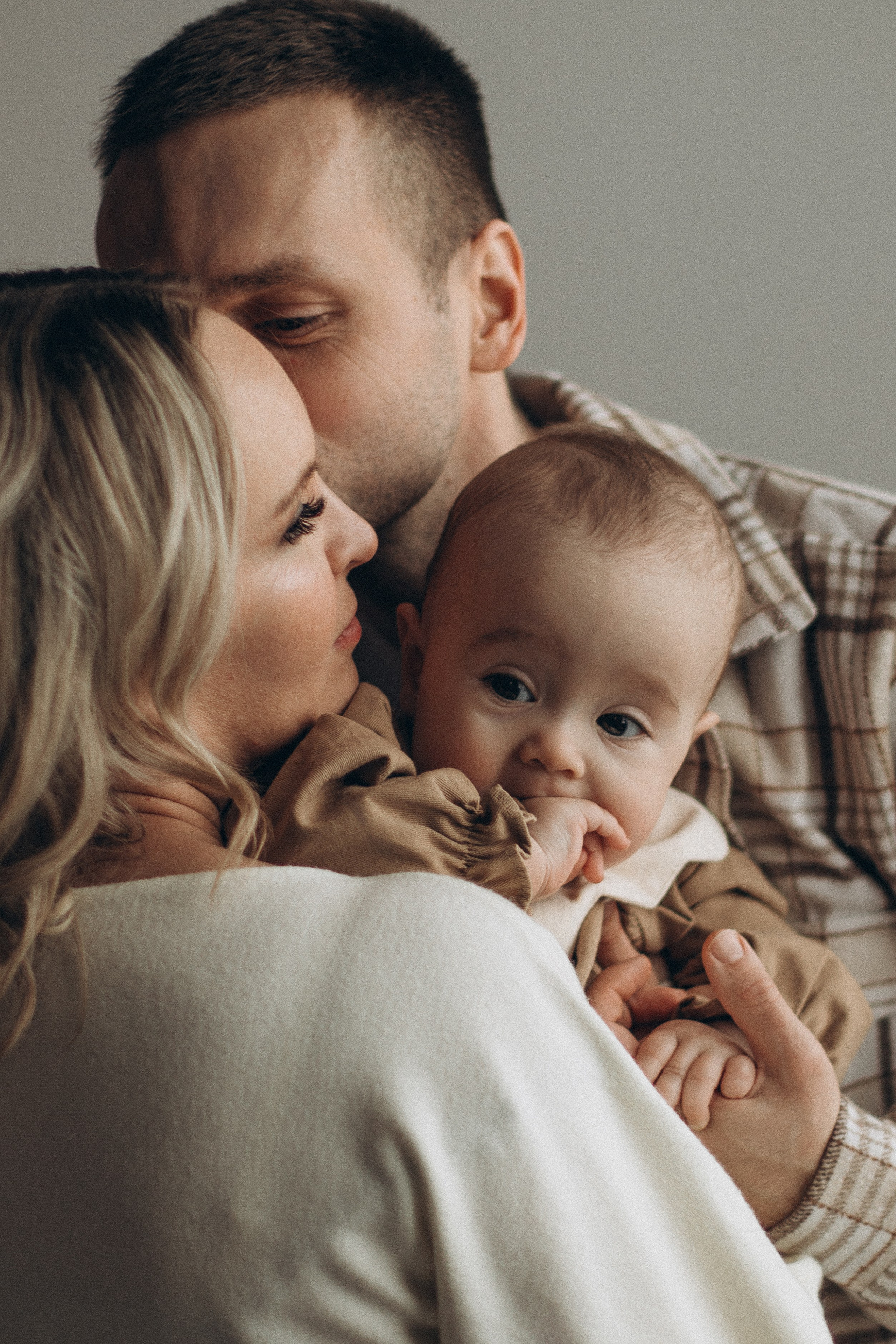 Семейная съемка с малышом в студии. Семейный фотограф в Чехове