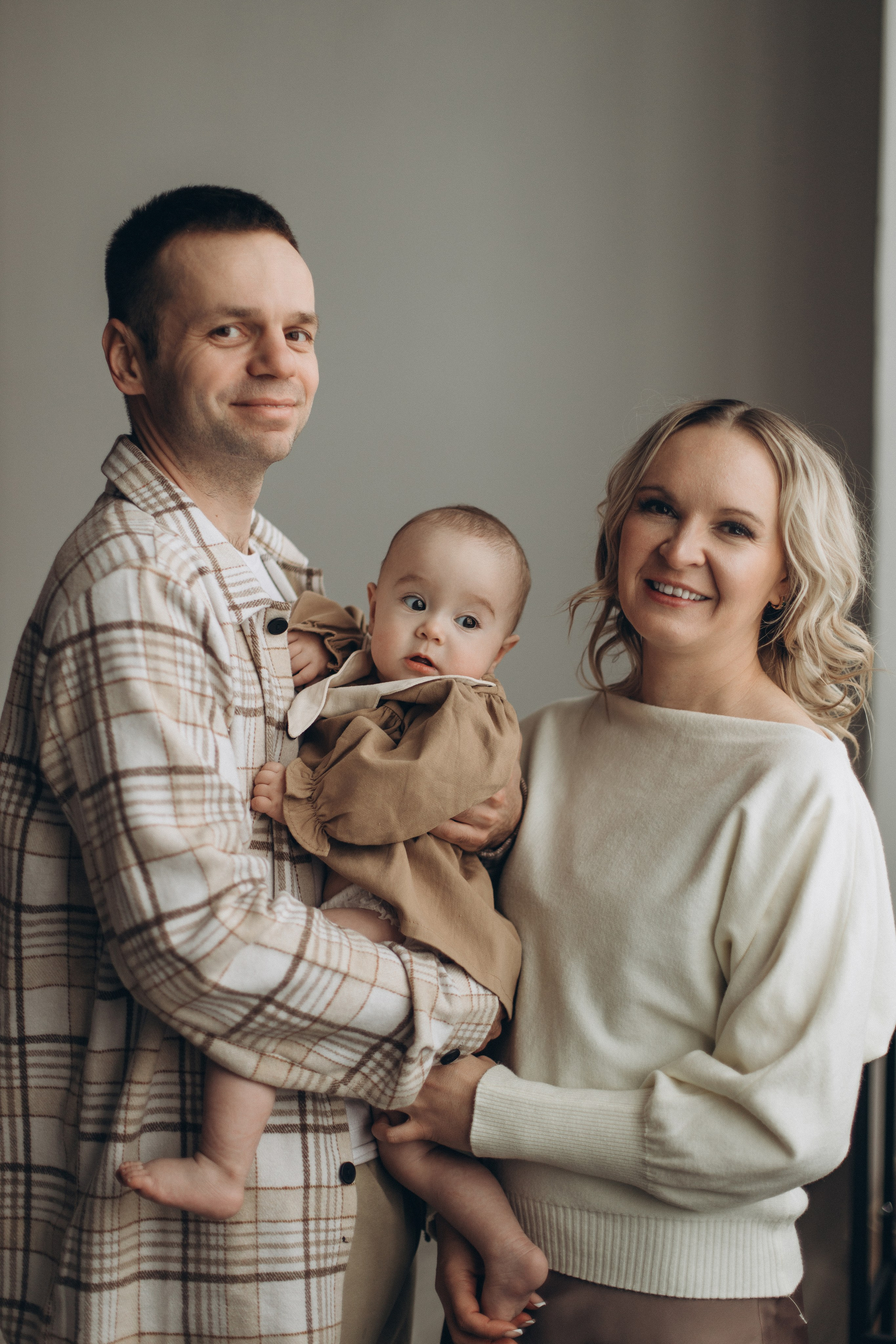 Семейная съемка с малышом в студии. Семейный фотограф в Чехове