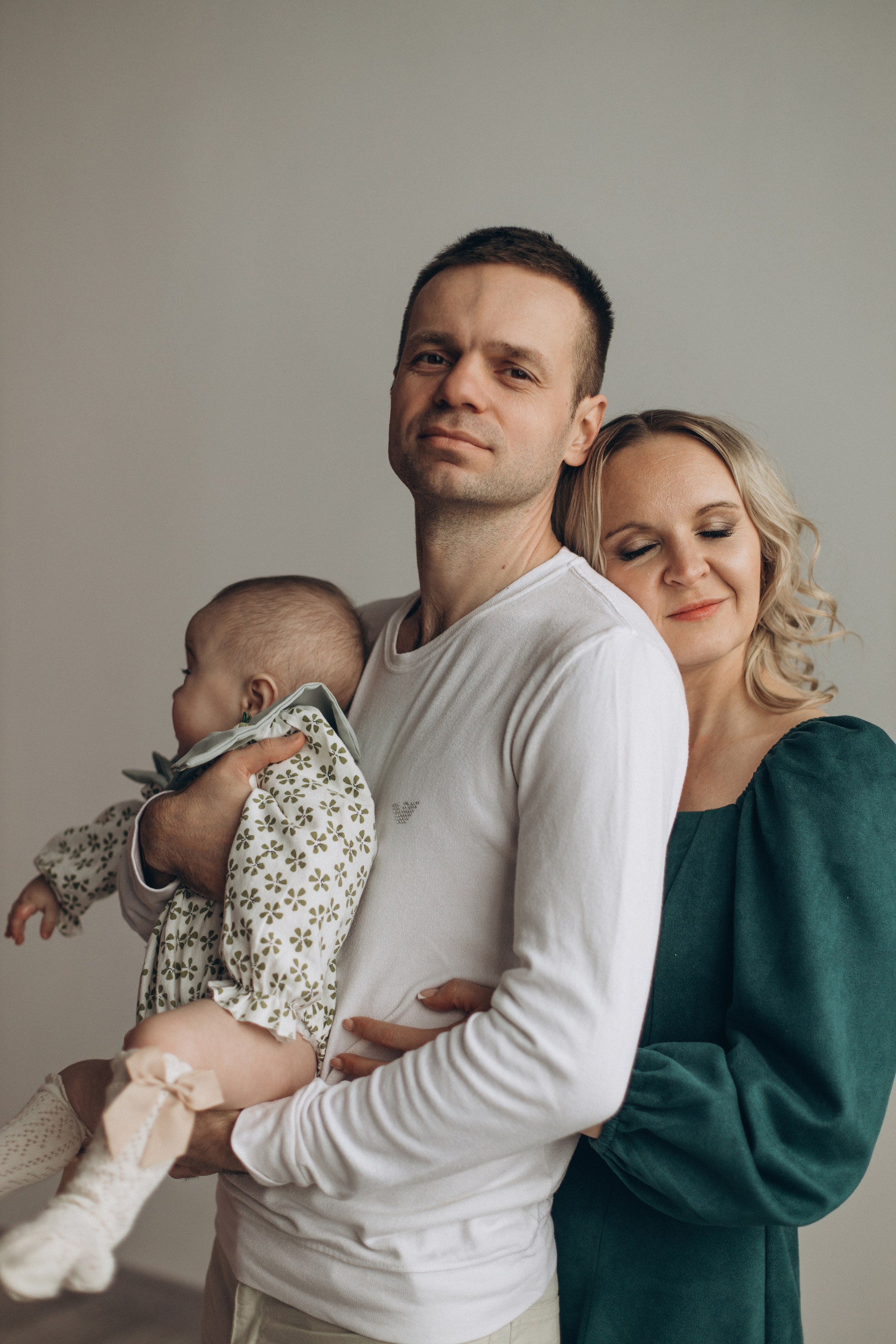 Семейная съемка с малышом в студии. Семейный фотограф в Чехове