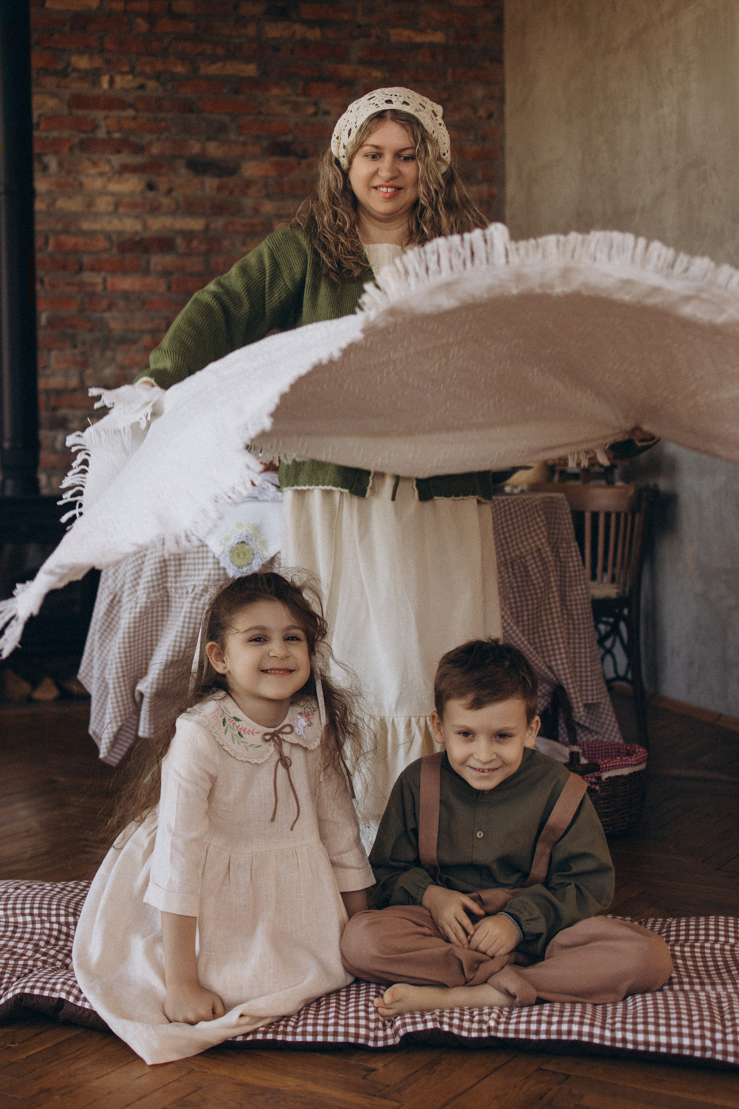 Семейная съемка в фотокоттедже. Семейный фотограф в Чехове