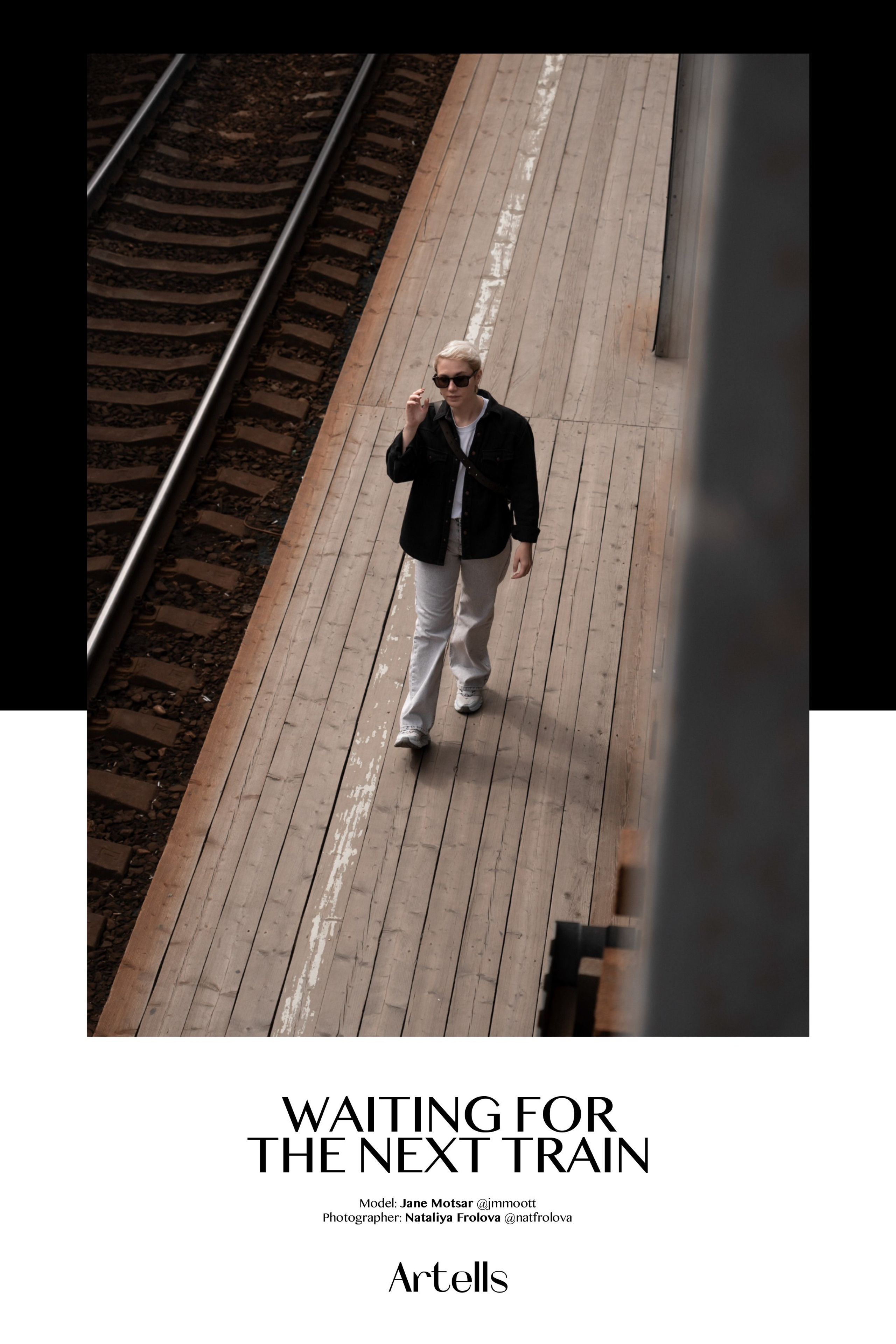 Waiting for the next train. Artells