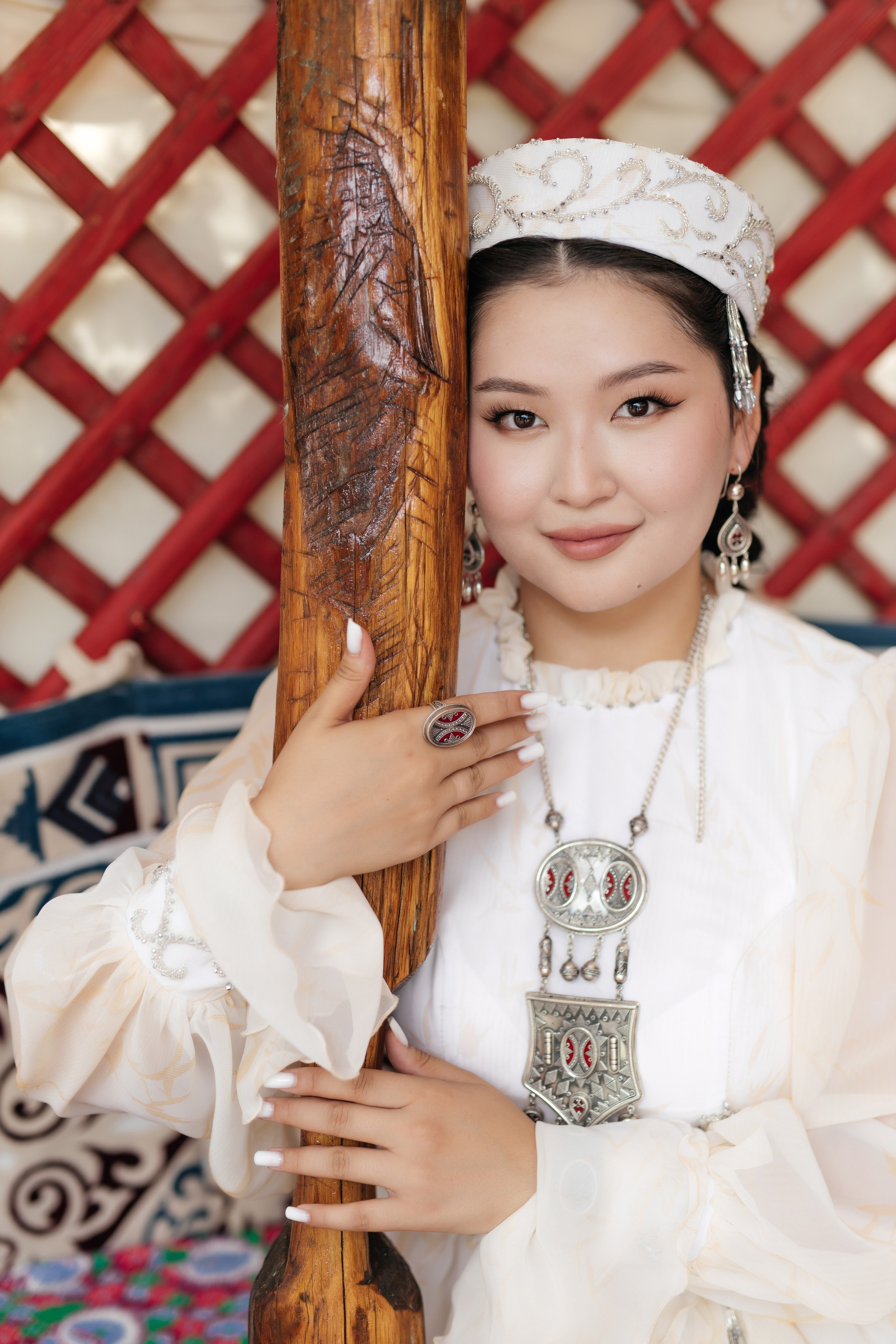 Aynur — syrğa salu