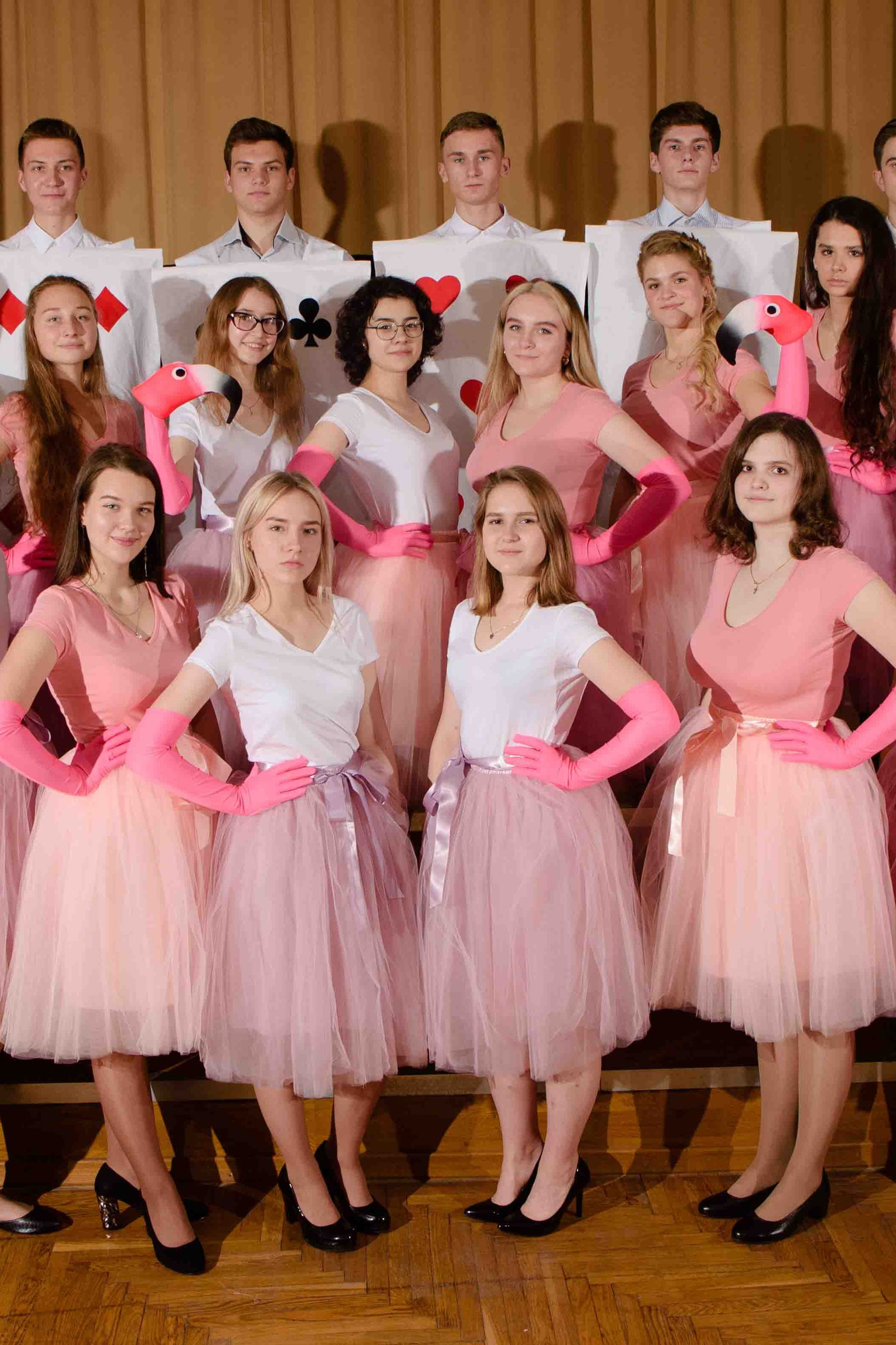 Школьники в&nbsp;стране чудес. Фотосессия в&nbsp;стиле Алисы. 2019 год