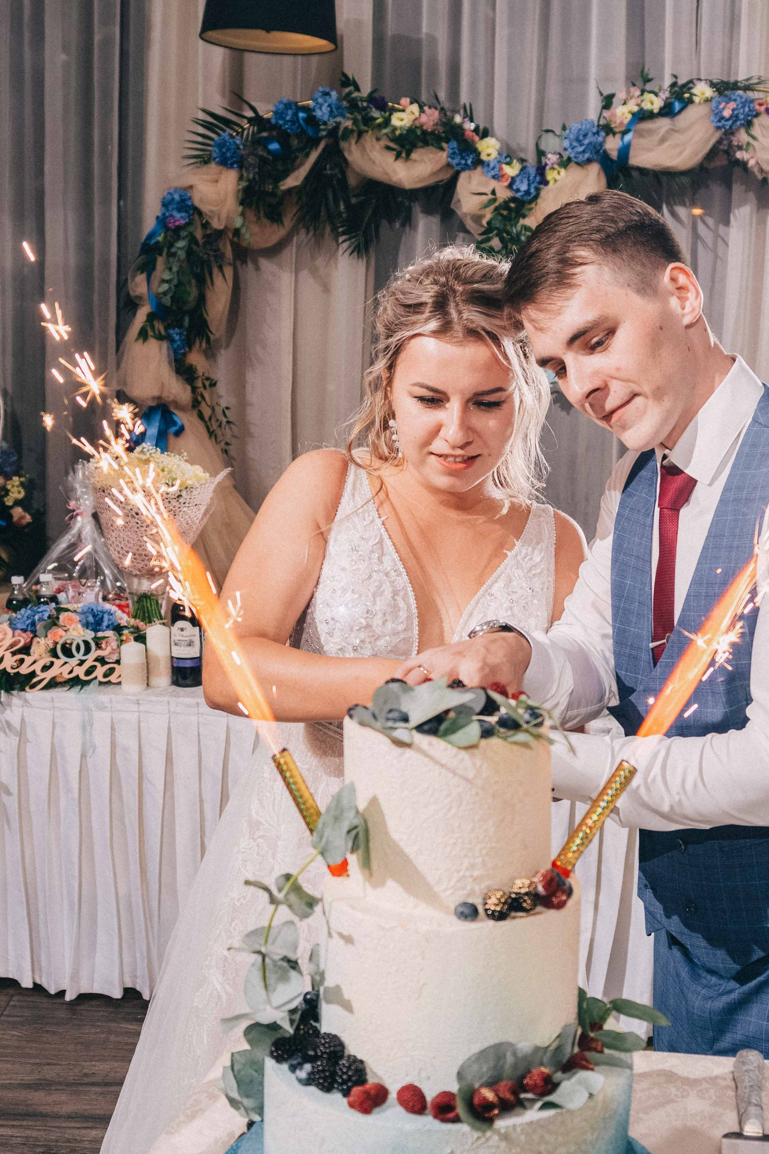 каравай, очаг, горько&nbsp;— классическая русская свадьба