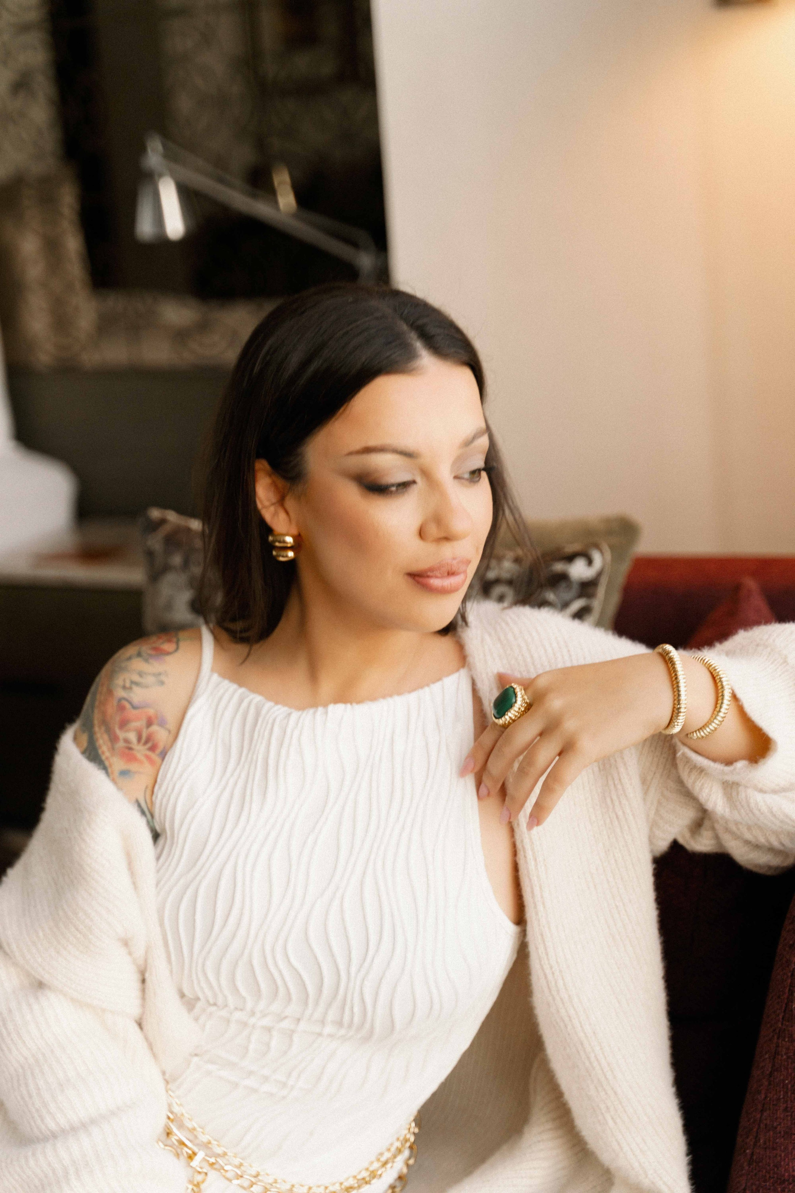 Анна в&nbsp;номере отеля