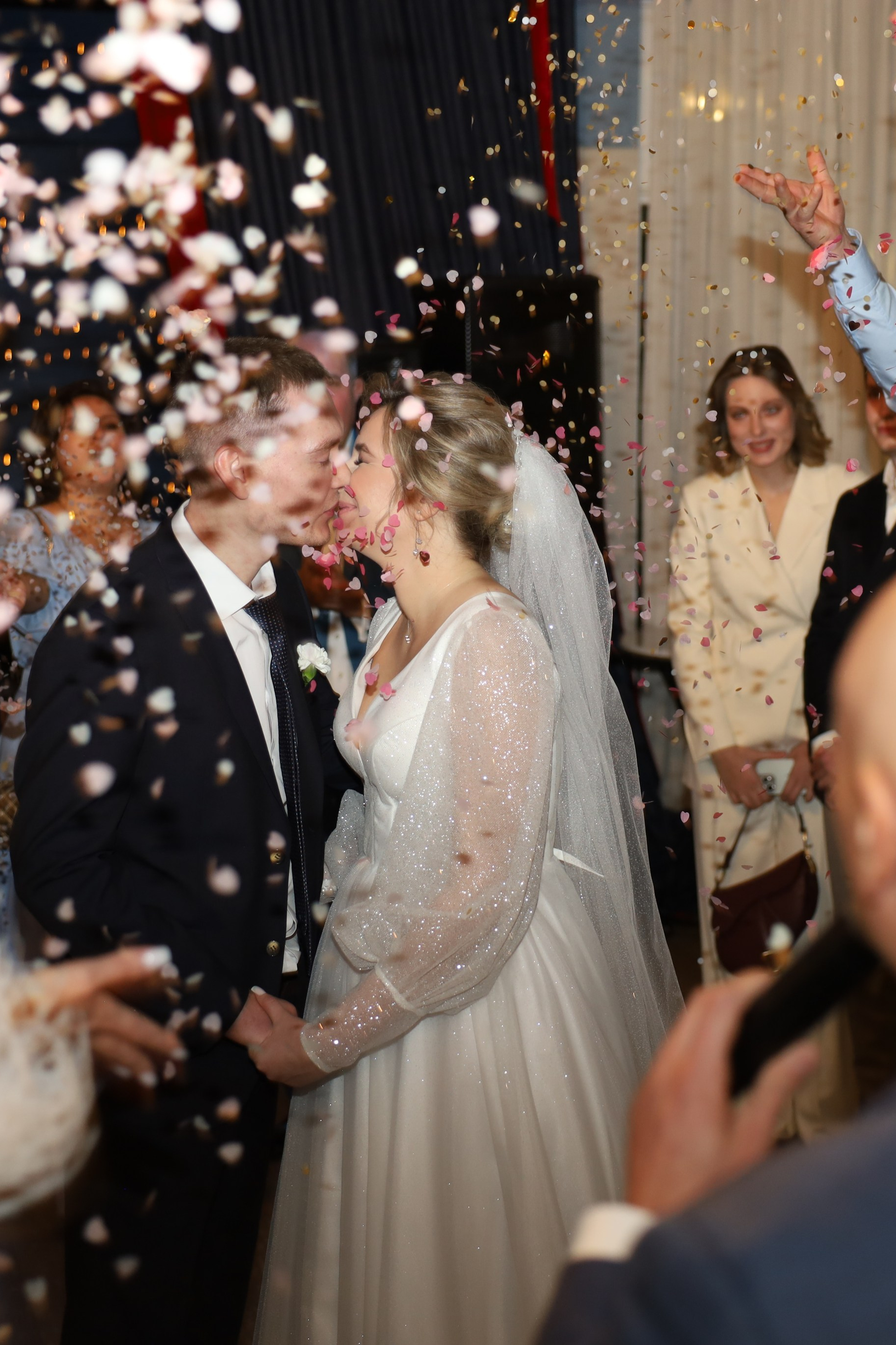 𝒜𝓇𝓉𝑒𝓂 & 𝐿𝓎𝓊𝓈𝓎𝒶 (𝓇𝑒𝓈𝓉𝒶𝓊𝓇𝒶𝓃𝓉). 𝑀𝑜𝓈𝒸𝑜𝓌.