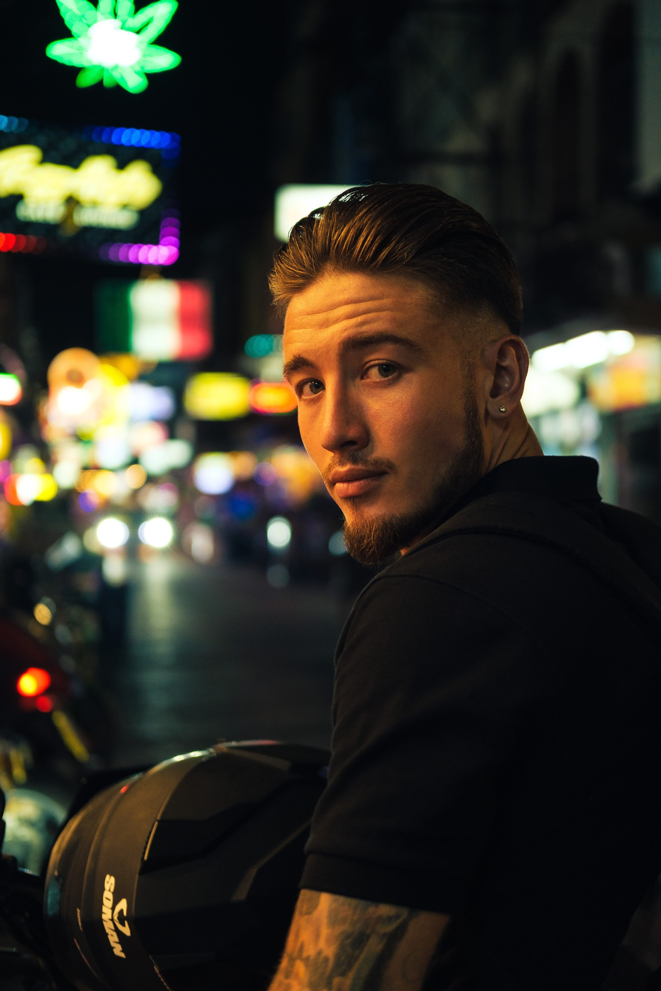 Анатолий. Профессиональный фотограф