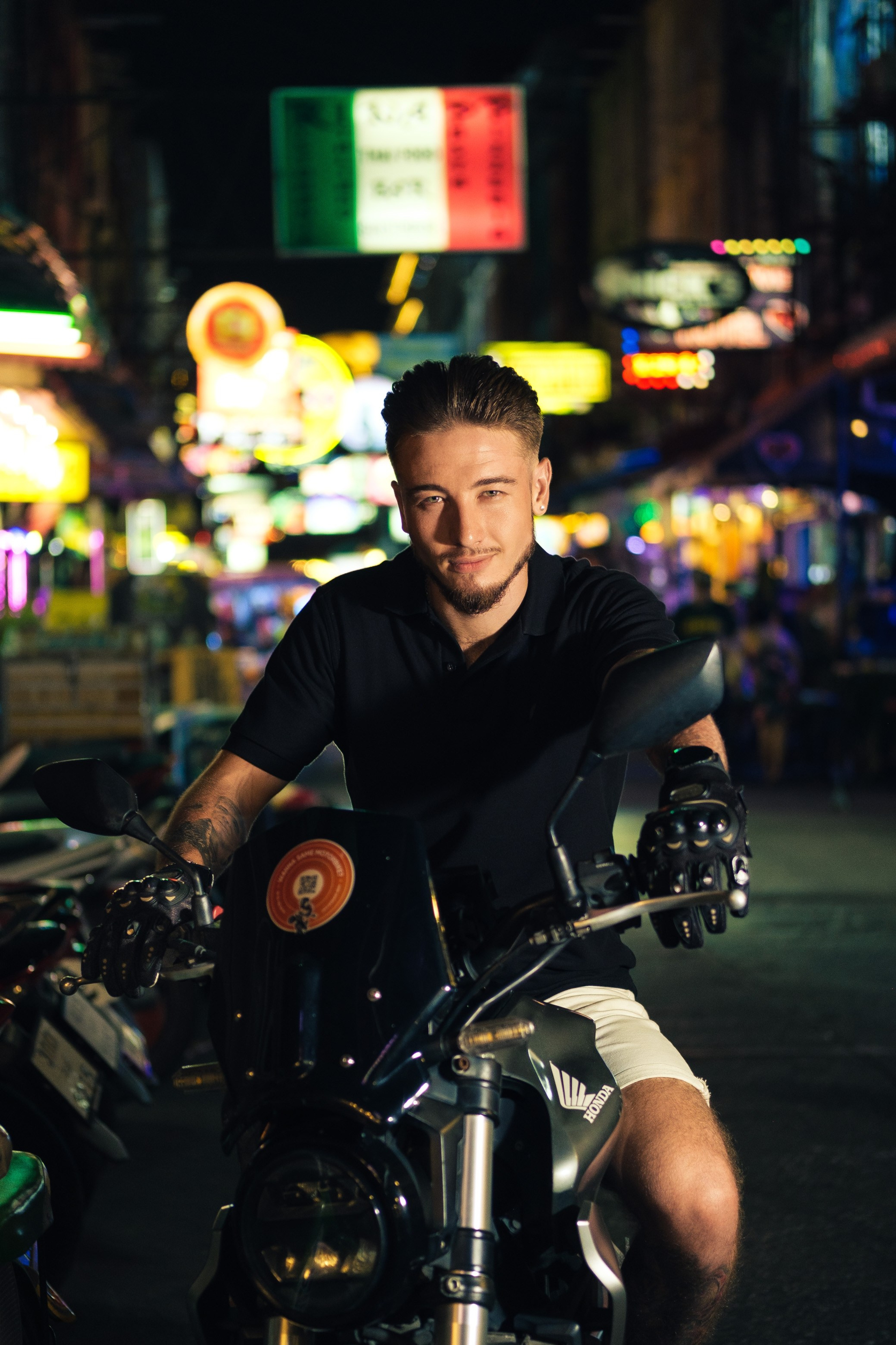 Анатолий. Профессиональный фотограф