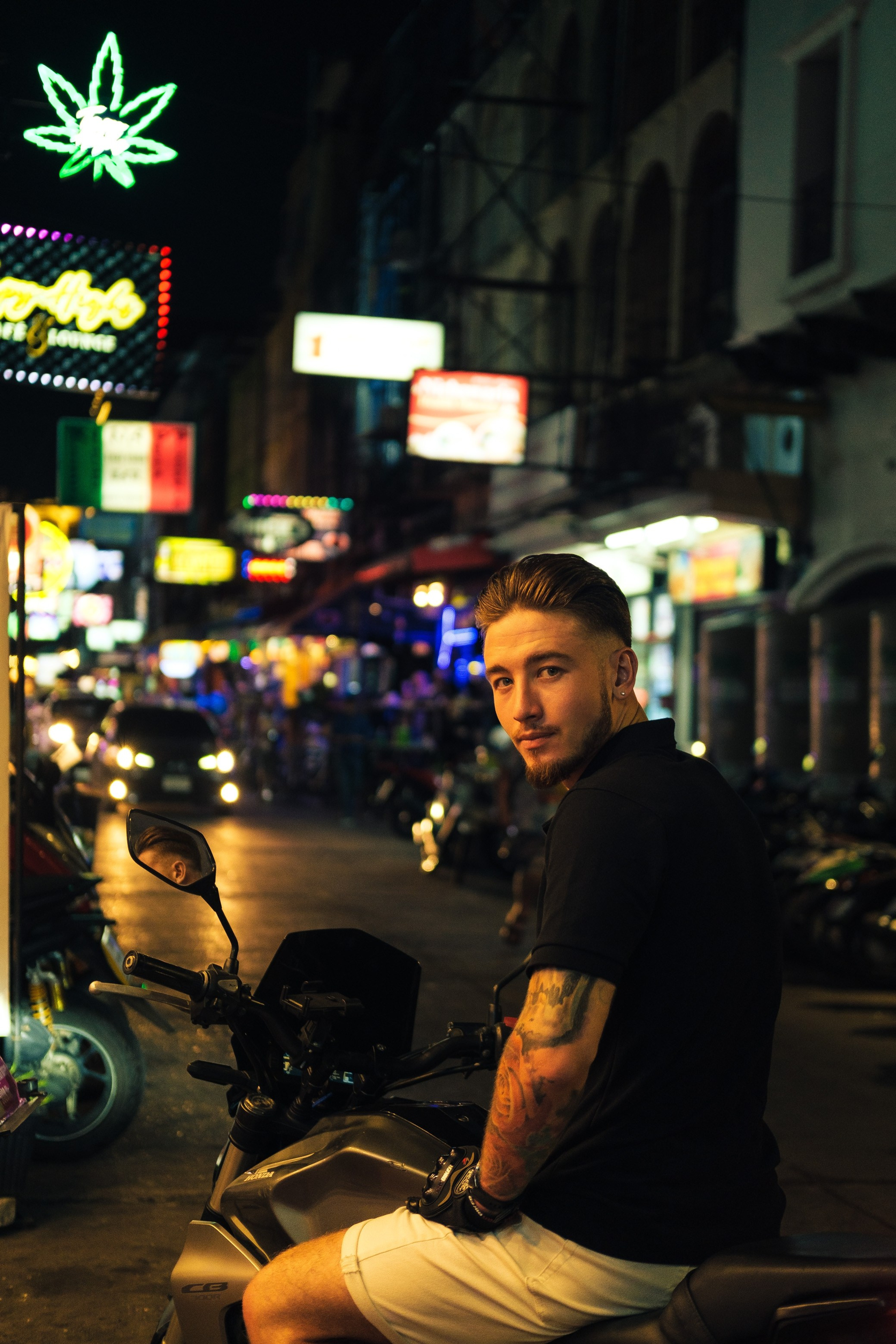 Анатолий. Профессиональный фотограф