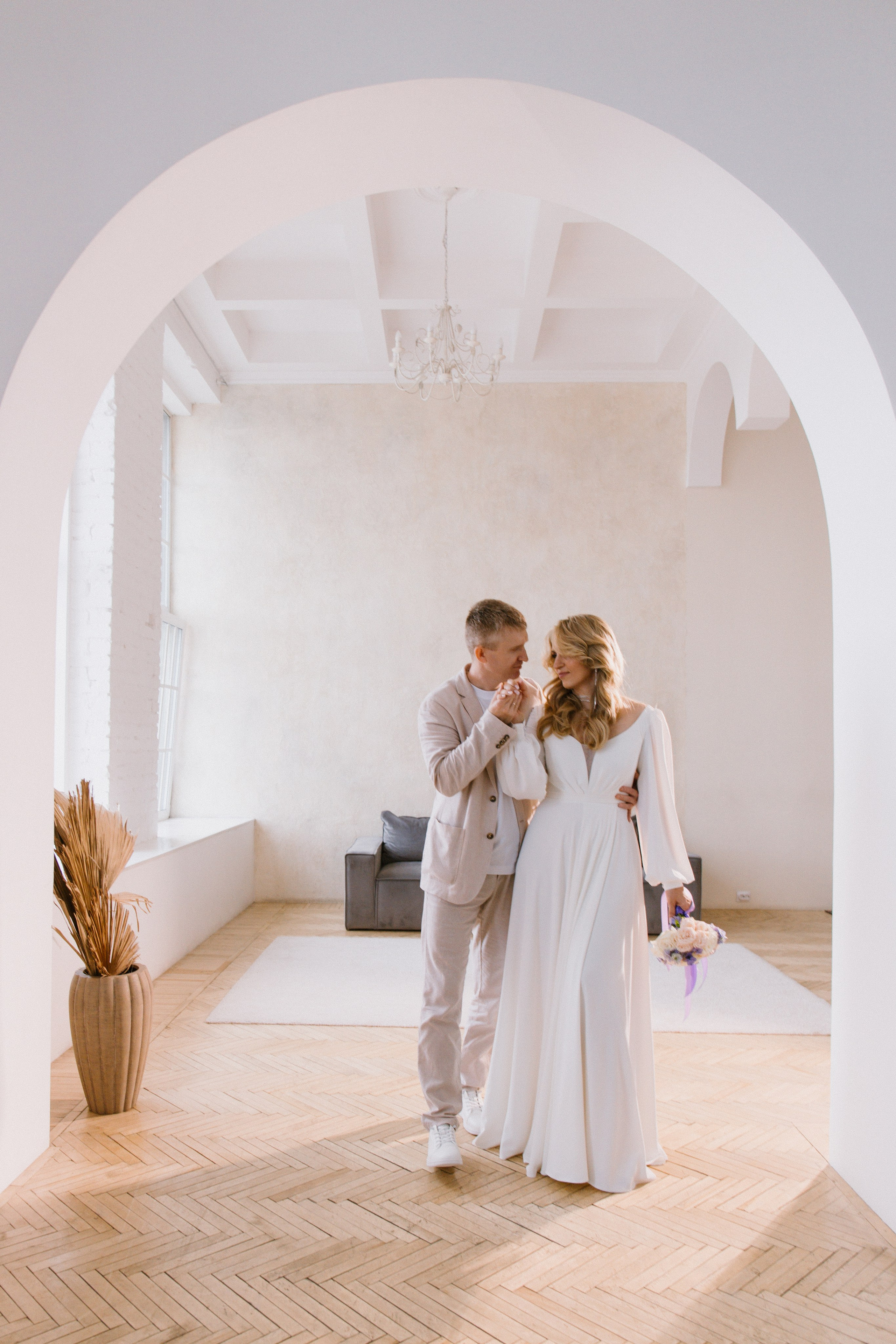 Гайд-путеводитель по Центральному ЗАГСу. Свадебный и портретный фотограф в Новосибирске Любовь Исакова