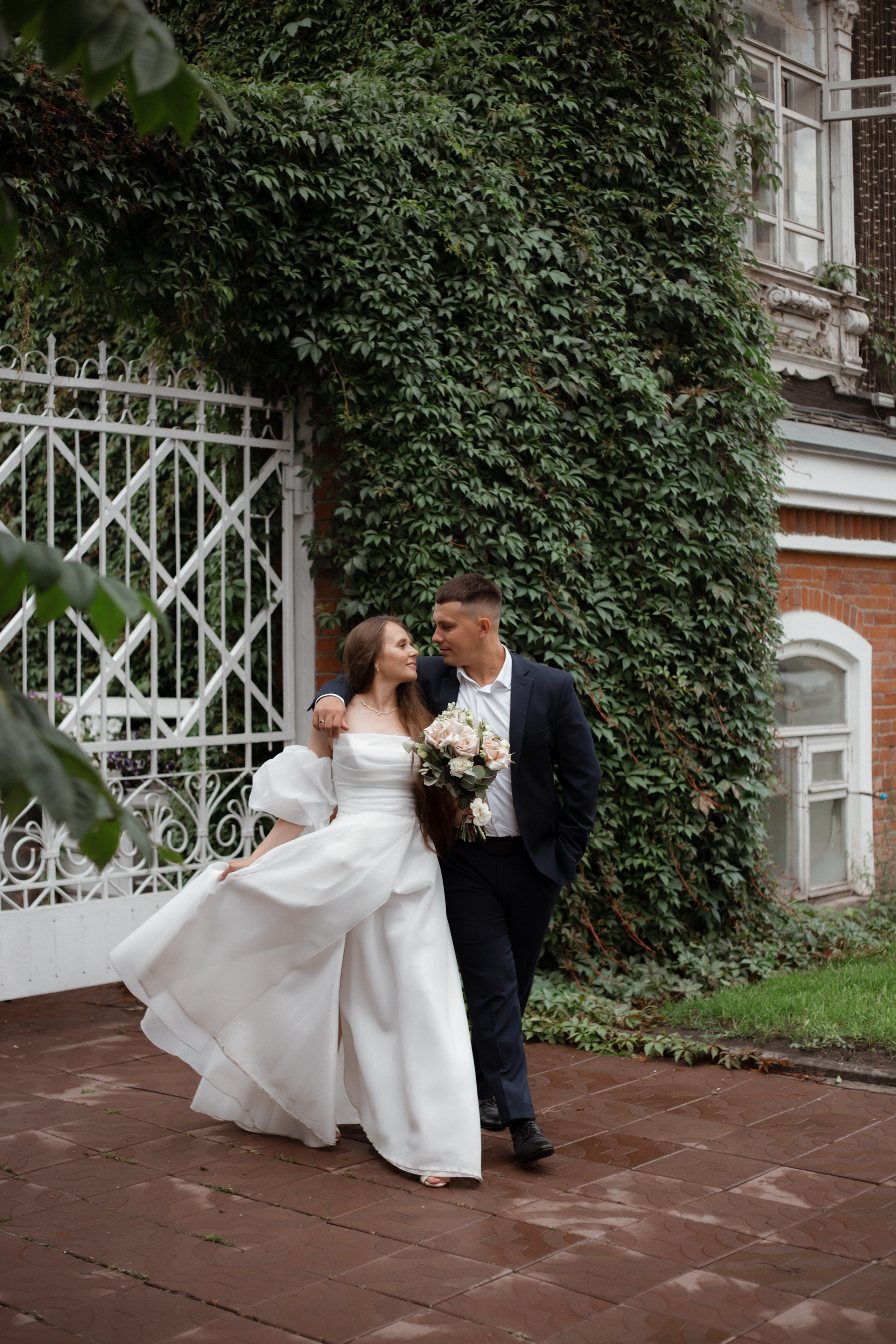 Гайд-путеводитель по Центральному ЗАГСу. Свадебный и портретный фотограф в Новосибирске Любовь Исакова