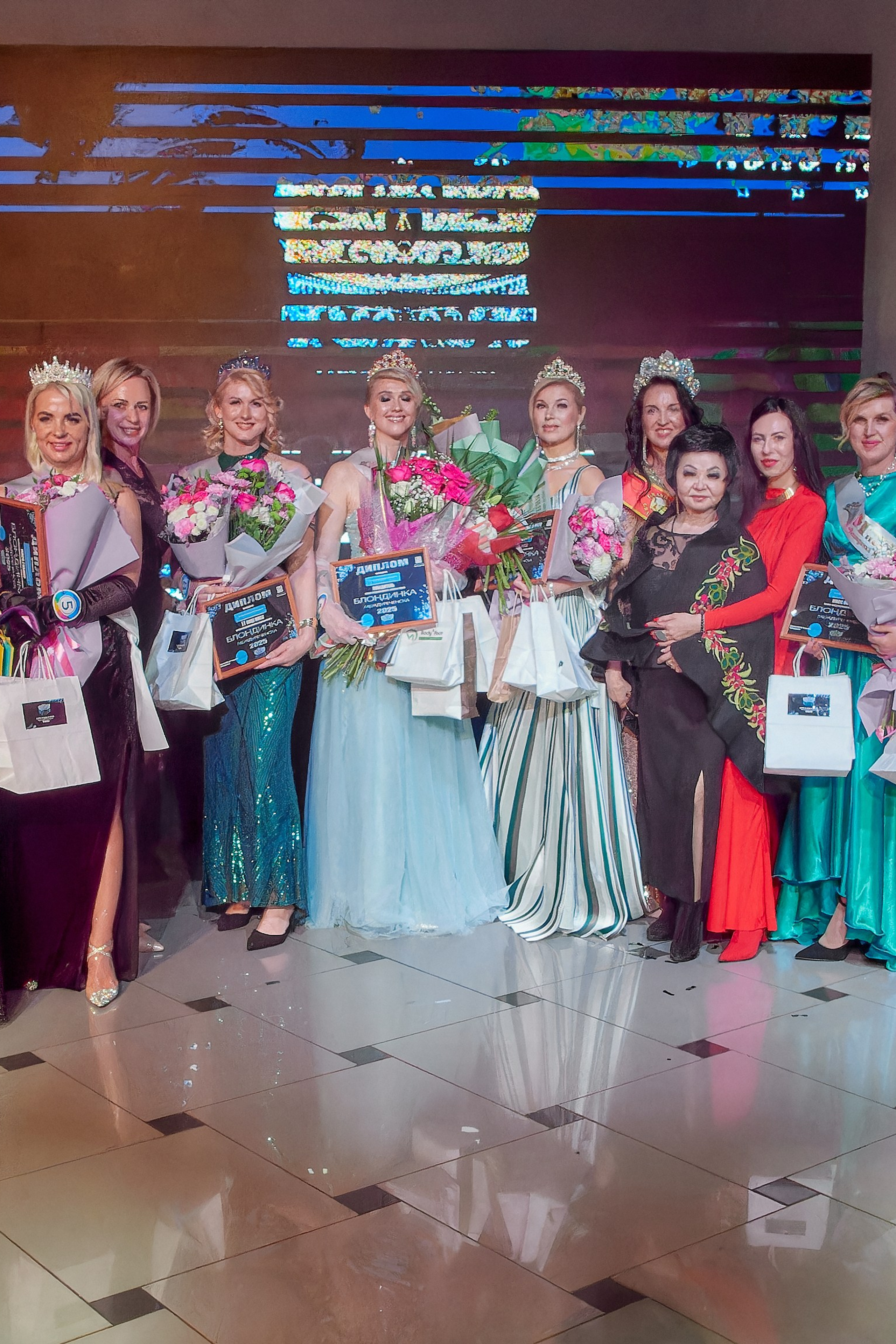 Блондинка Междуреченска