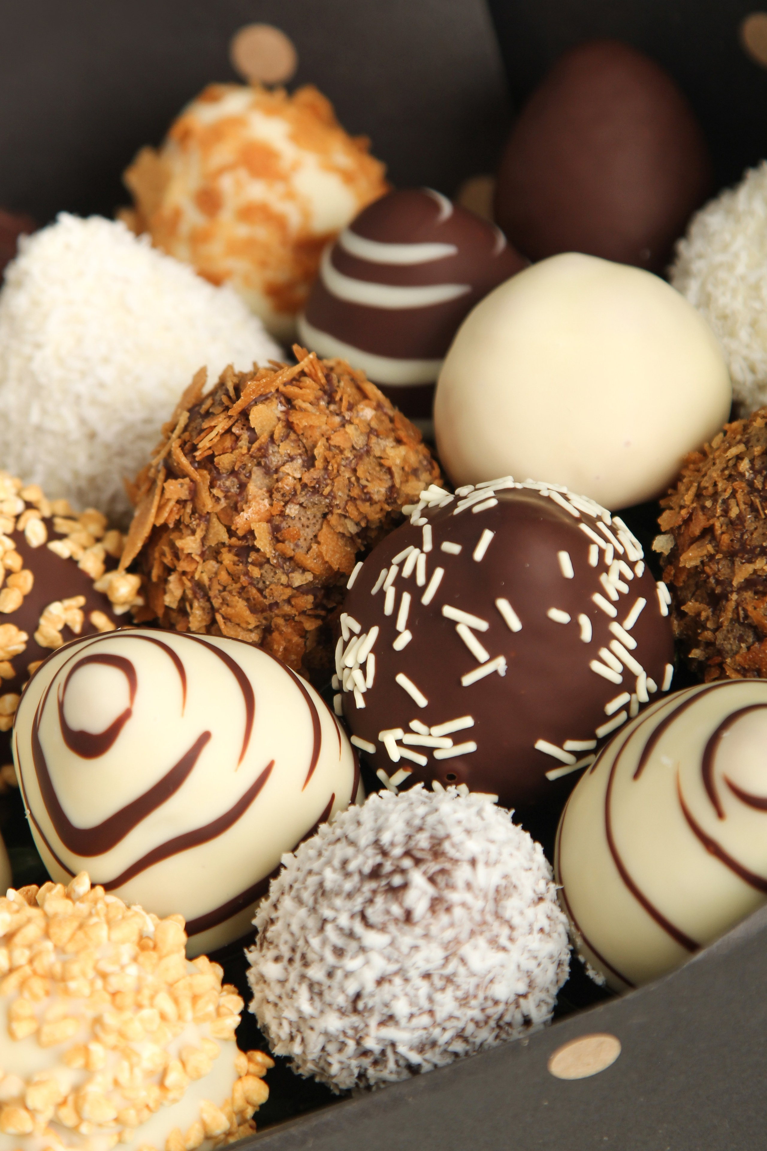 Крупный план сладкого букета | Клубника в шоколаде | Предметный фотограф для кондитерских СПб