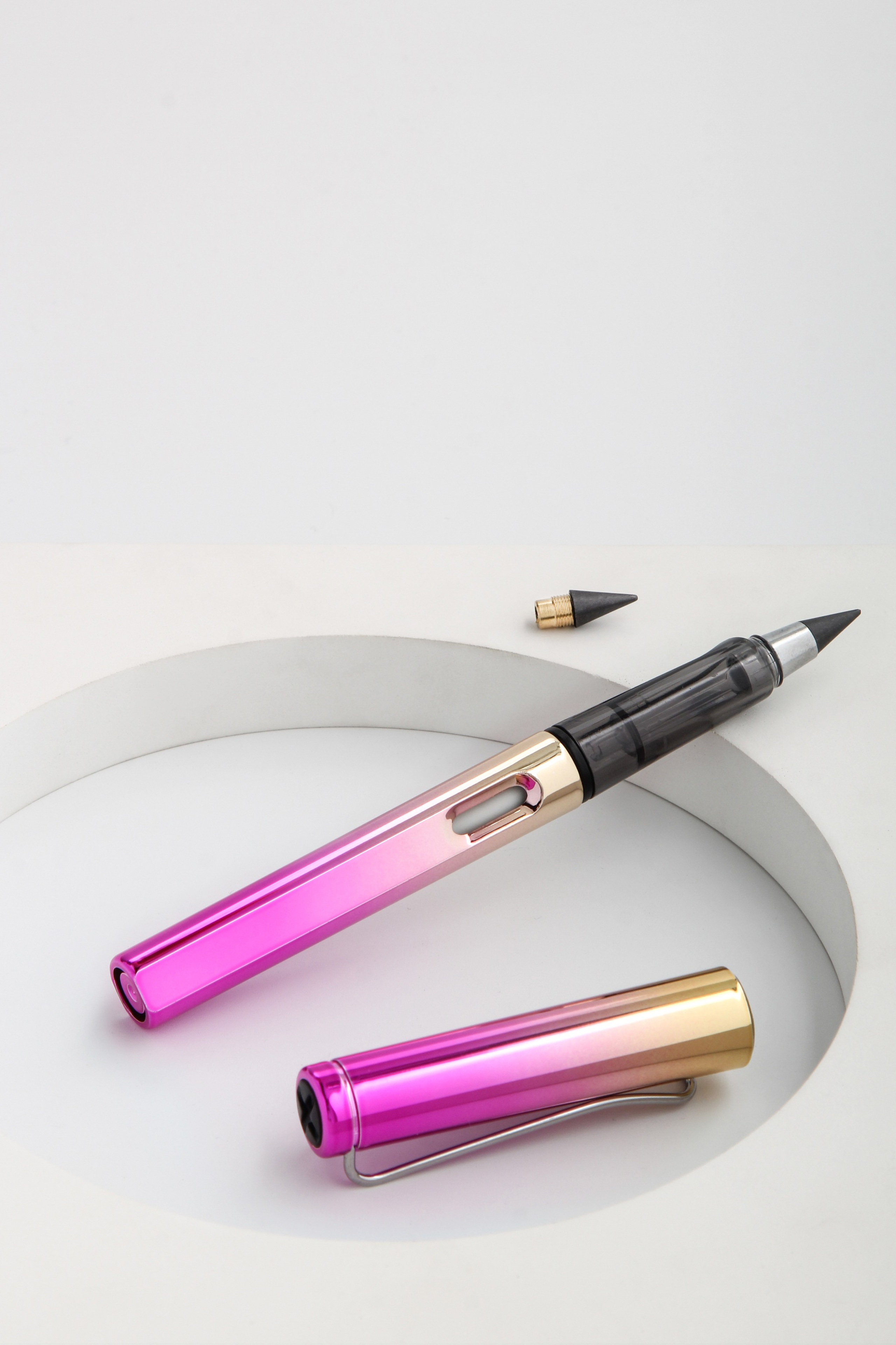 Профессиональная предметная съемка карандашей для Ozon| предметный фотограф СПб