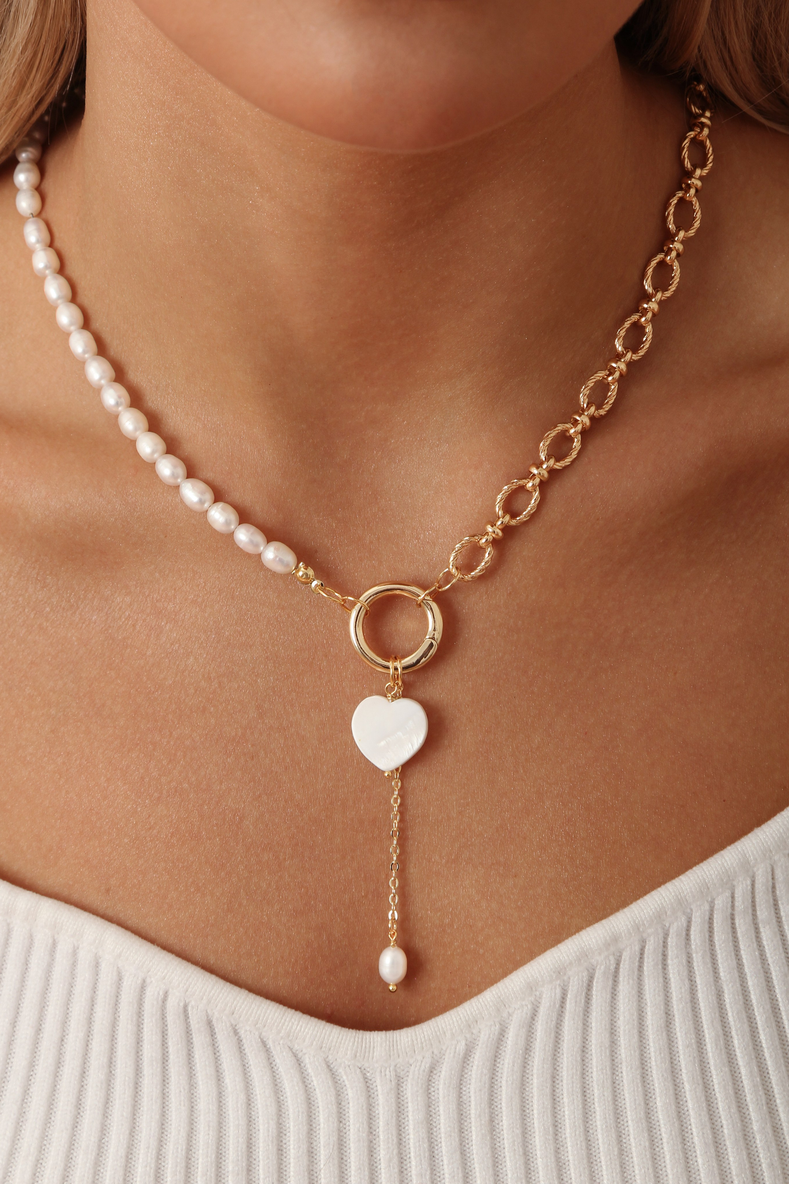 Красивое украшение на девушке|Профессиональная ювелирная съемка СПб