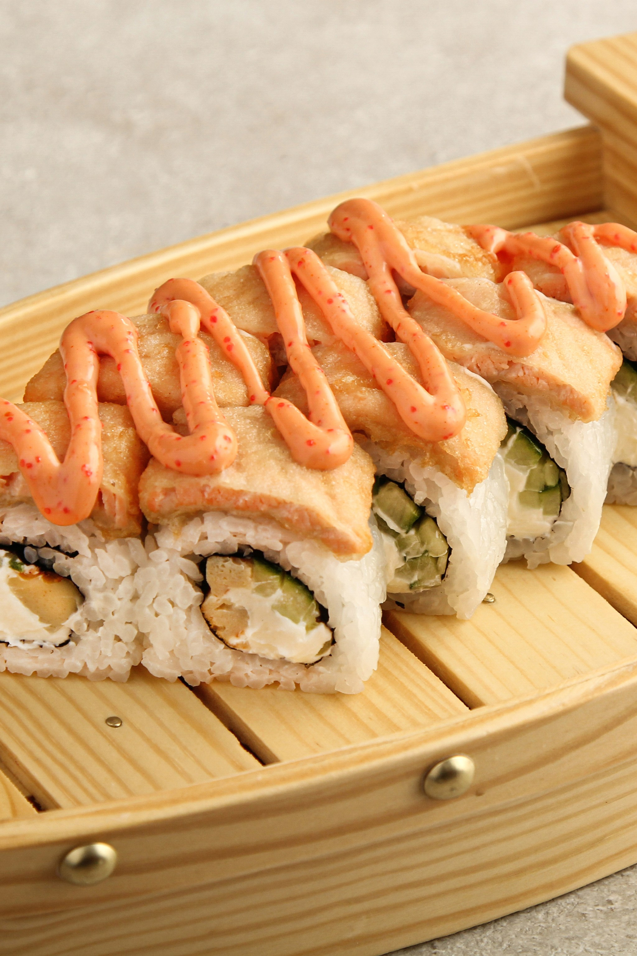 Аппетитные роллы - профессиональная съемка для сервисов доставки в Санкт-Петербурге