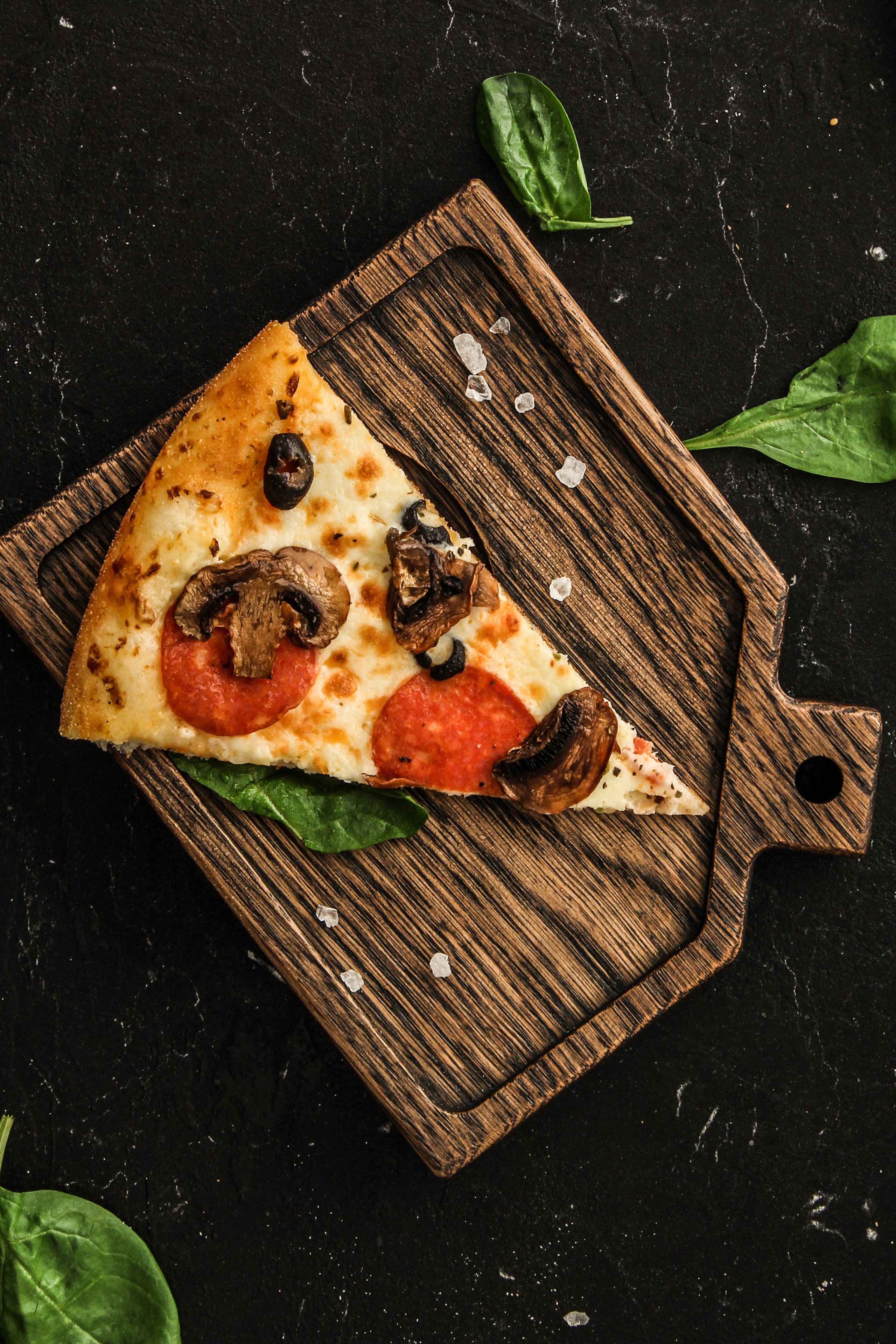 Аппетитная пицца с пепперони — коммерческая съемка еды для сервисов доставки