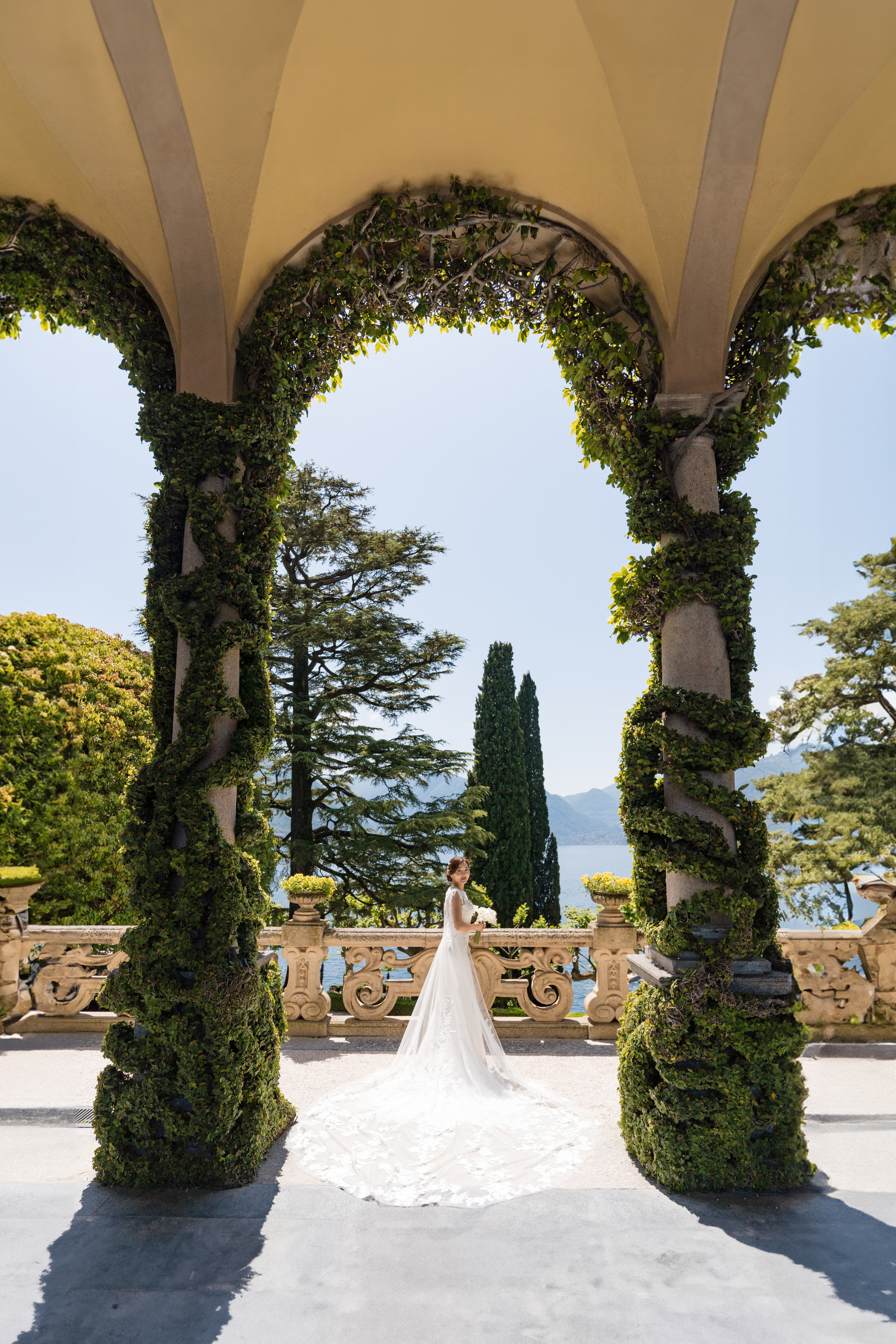 Weddings. Valeria Coconova Photographer Italy Como Milan