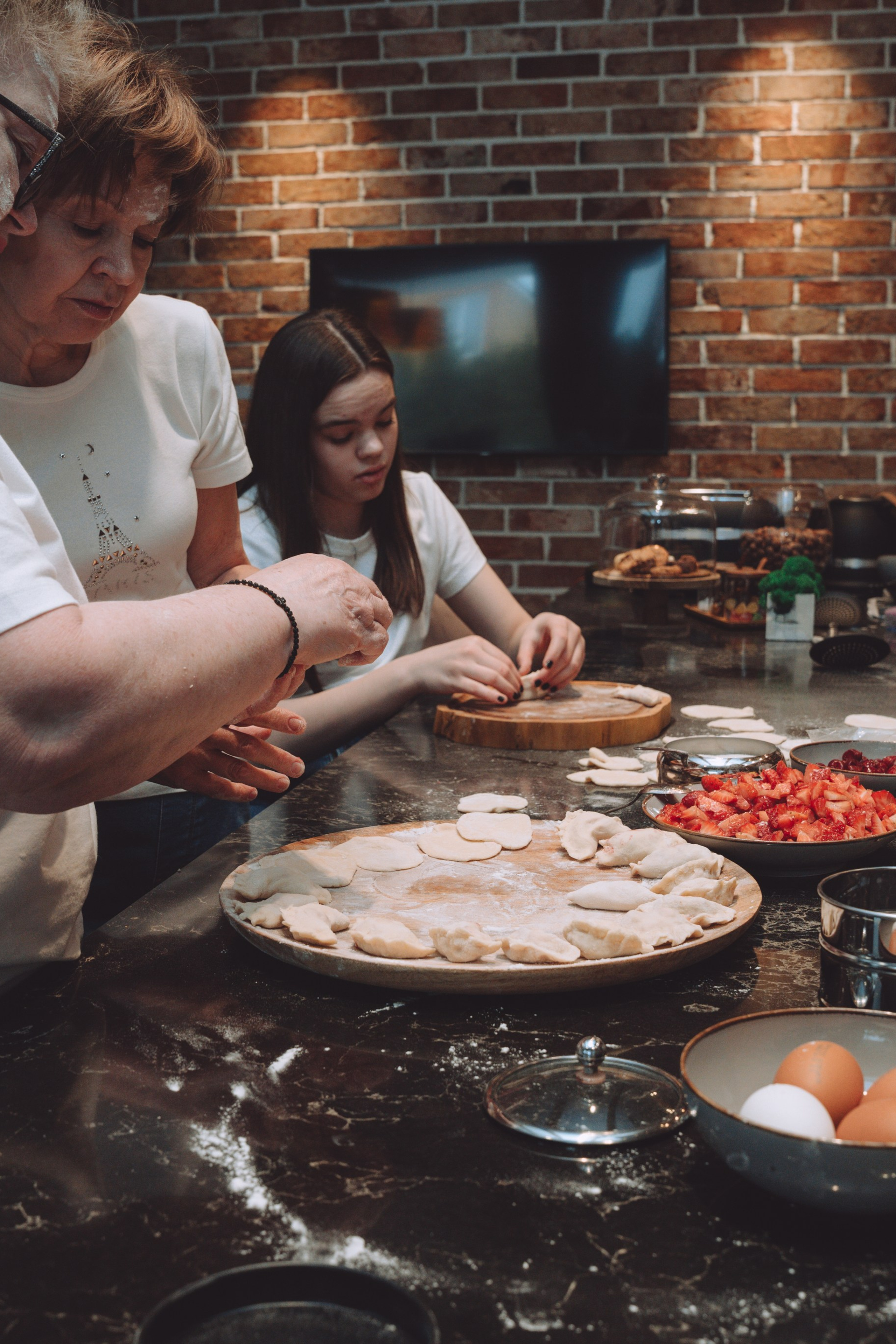 МЫ ЛЕПИЛИ ВАРЕНИКИ. Семейный и детский фотограф Анна Бренч