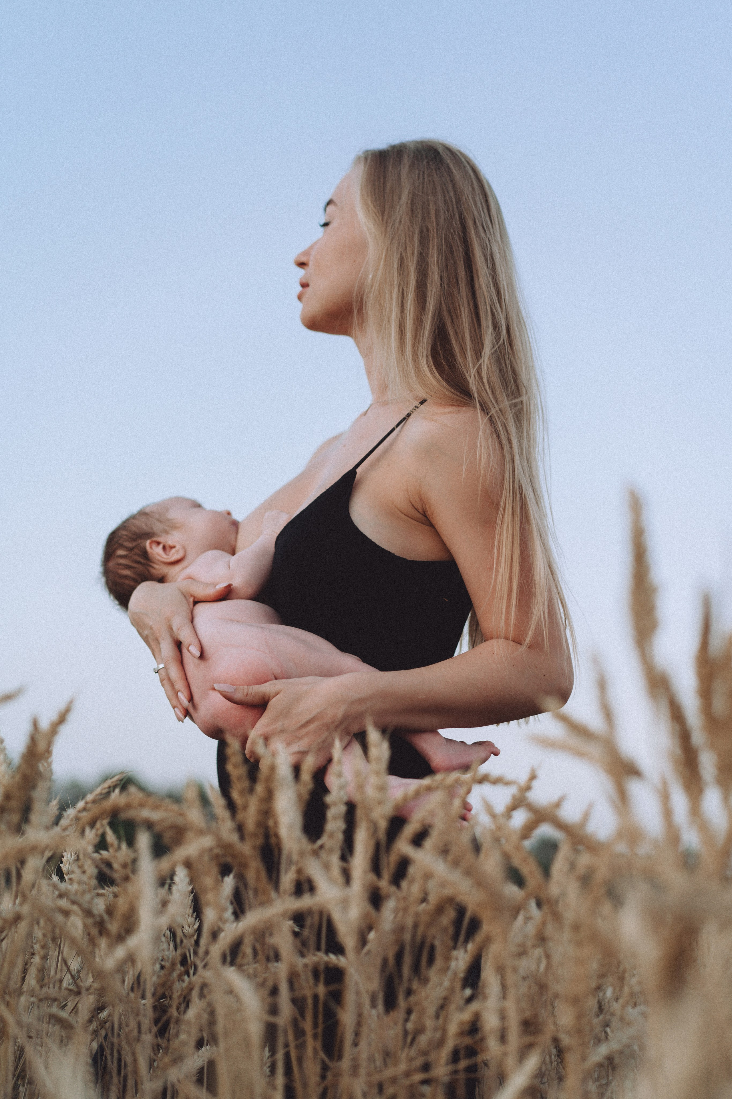 КАЖДЫЙ РЕБЁНОК РОЖДАЕТ МАТЬ ЗАНОВО