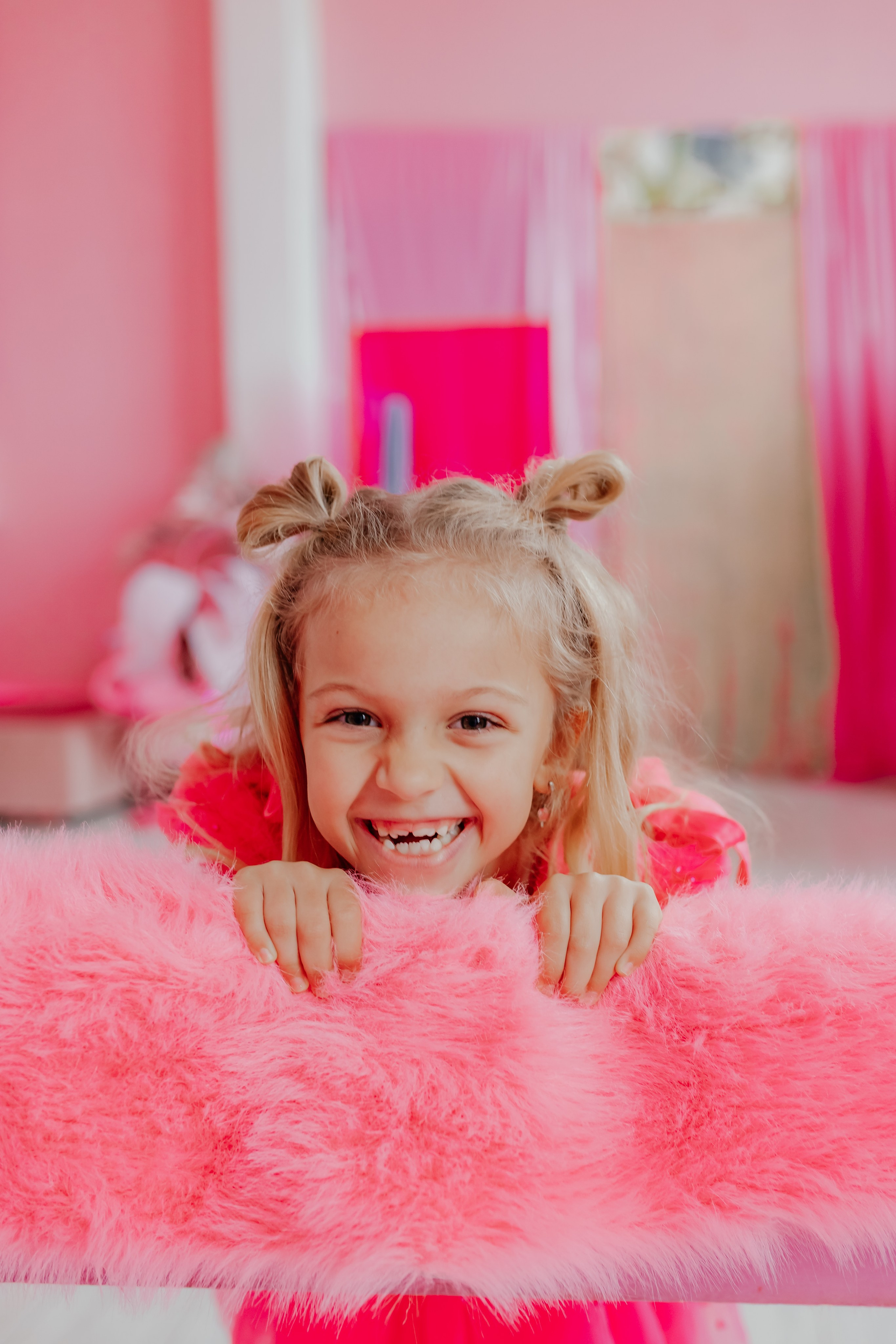 Люба, Маша, Василиса