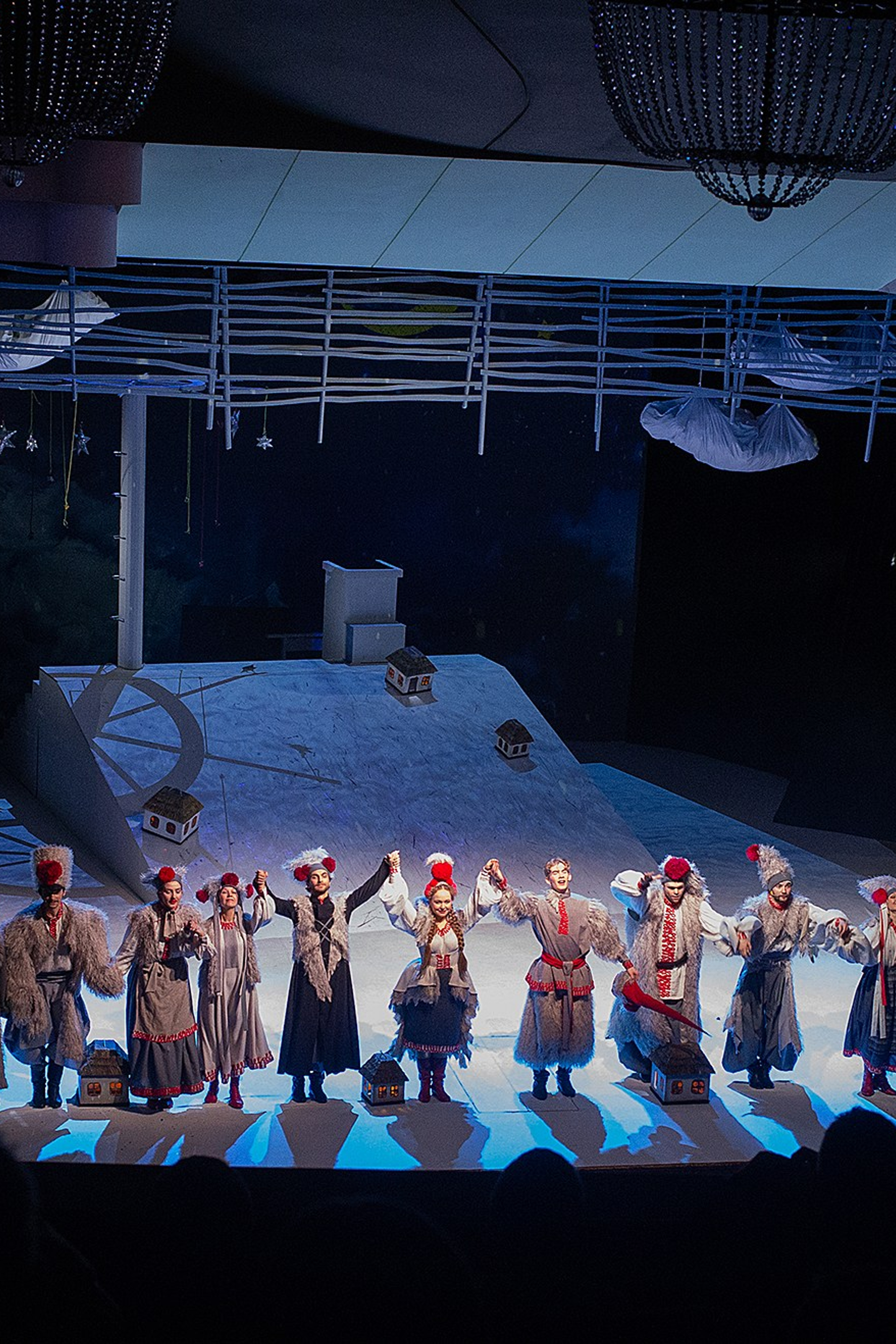 Ночь перед Рождеством. Комедия.