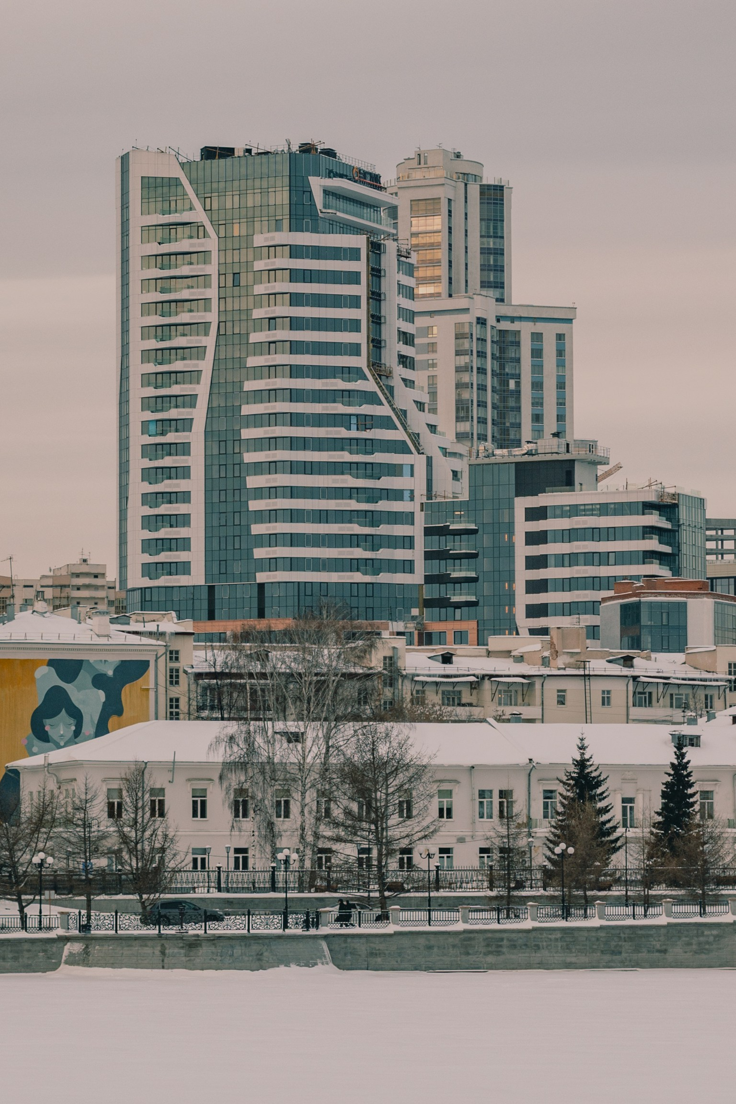 Вечер пятницы в Ермолаев. Начинающий фотограф-любитель Евгений Серебряков в Екатеринбурге