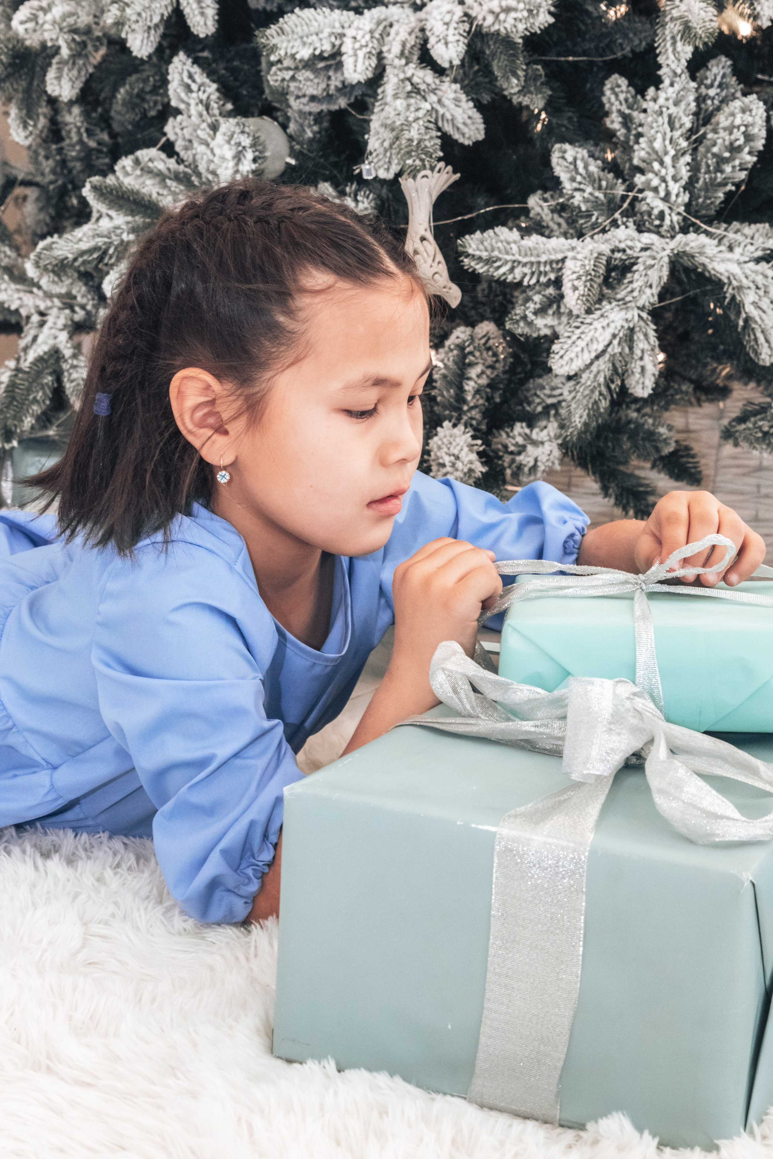 Съёмка прекрасной семьи в зале Лайт