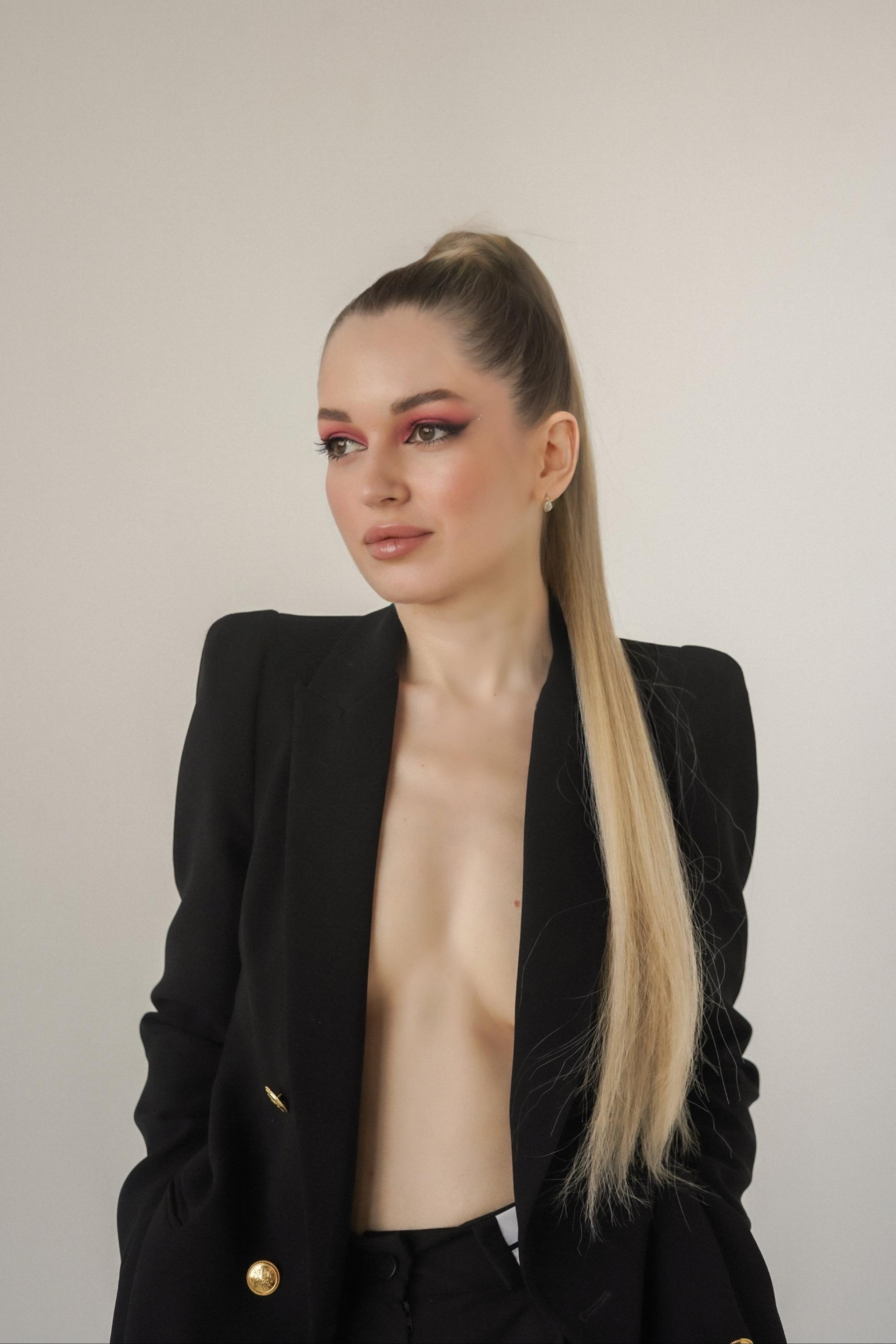 Александра