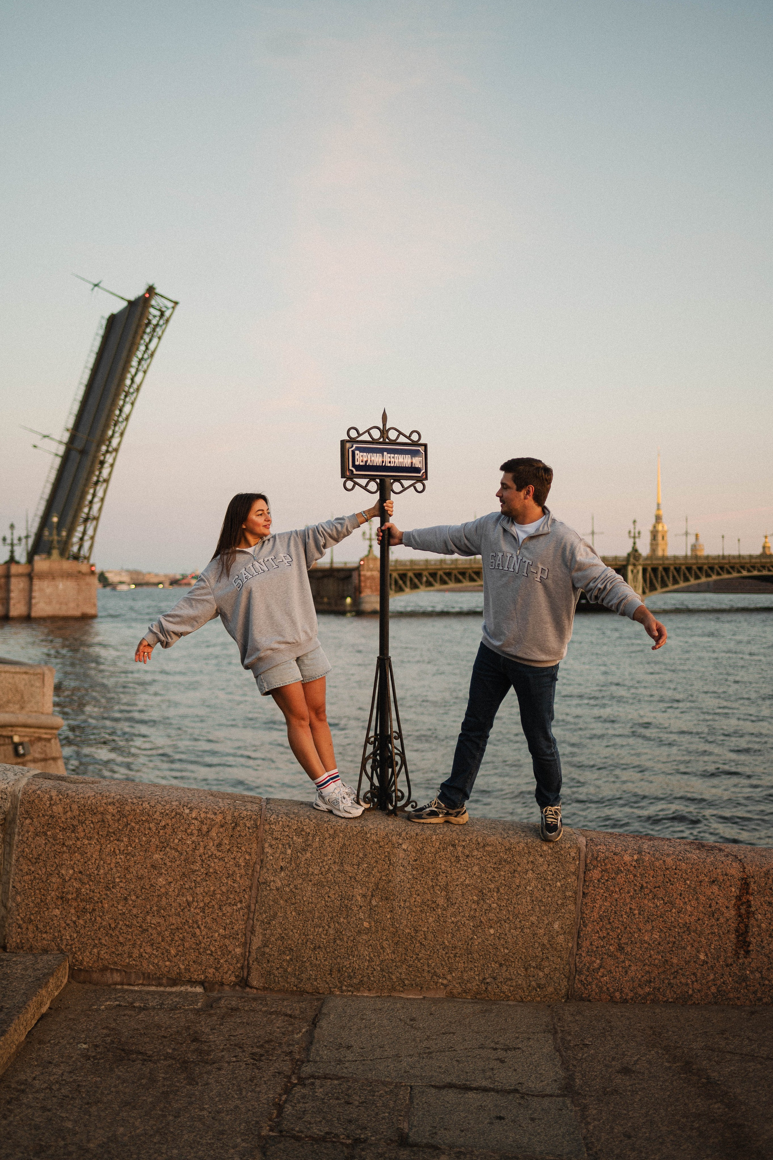 Драйв, любовь и разводные мосты