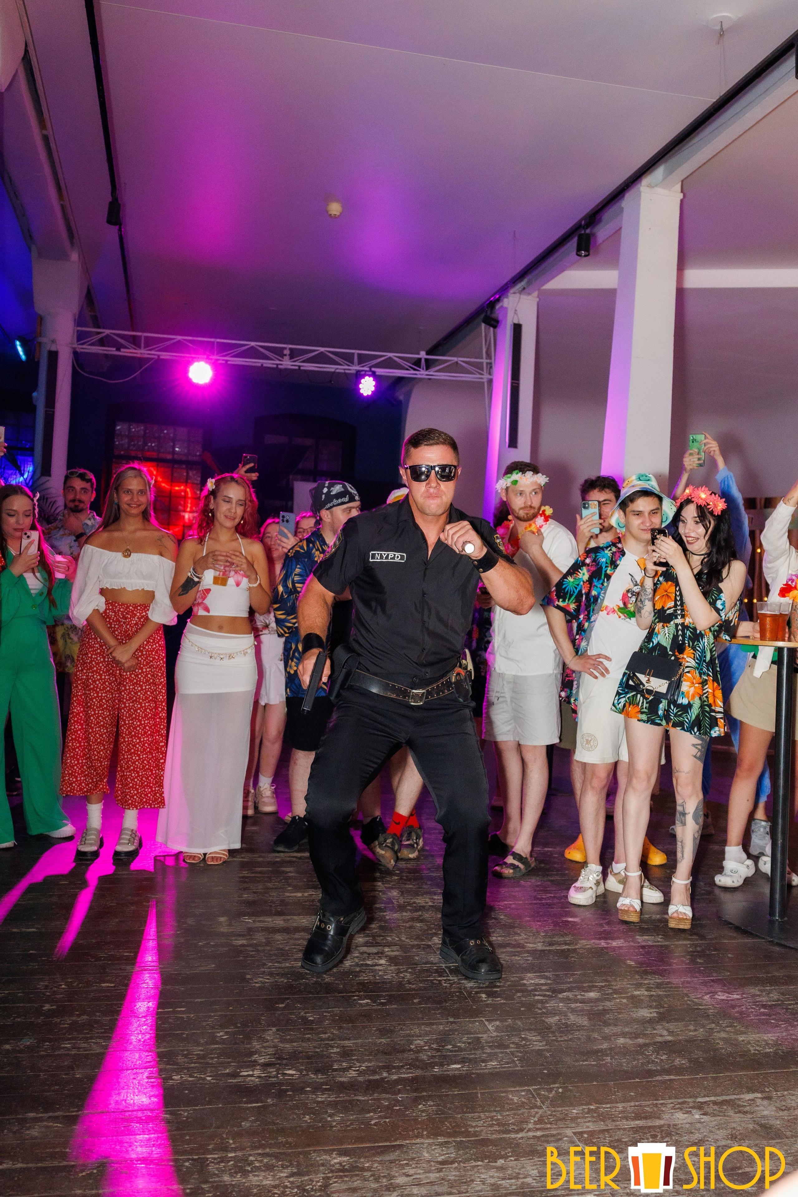 Гавайская вечеринка (Медиапорт)