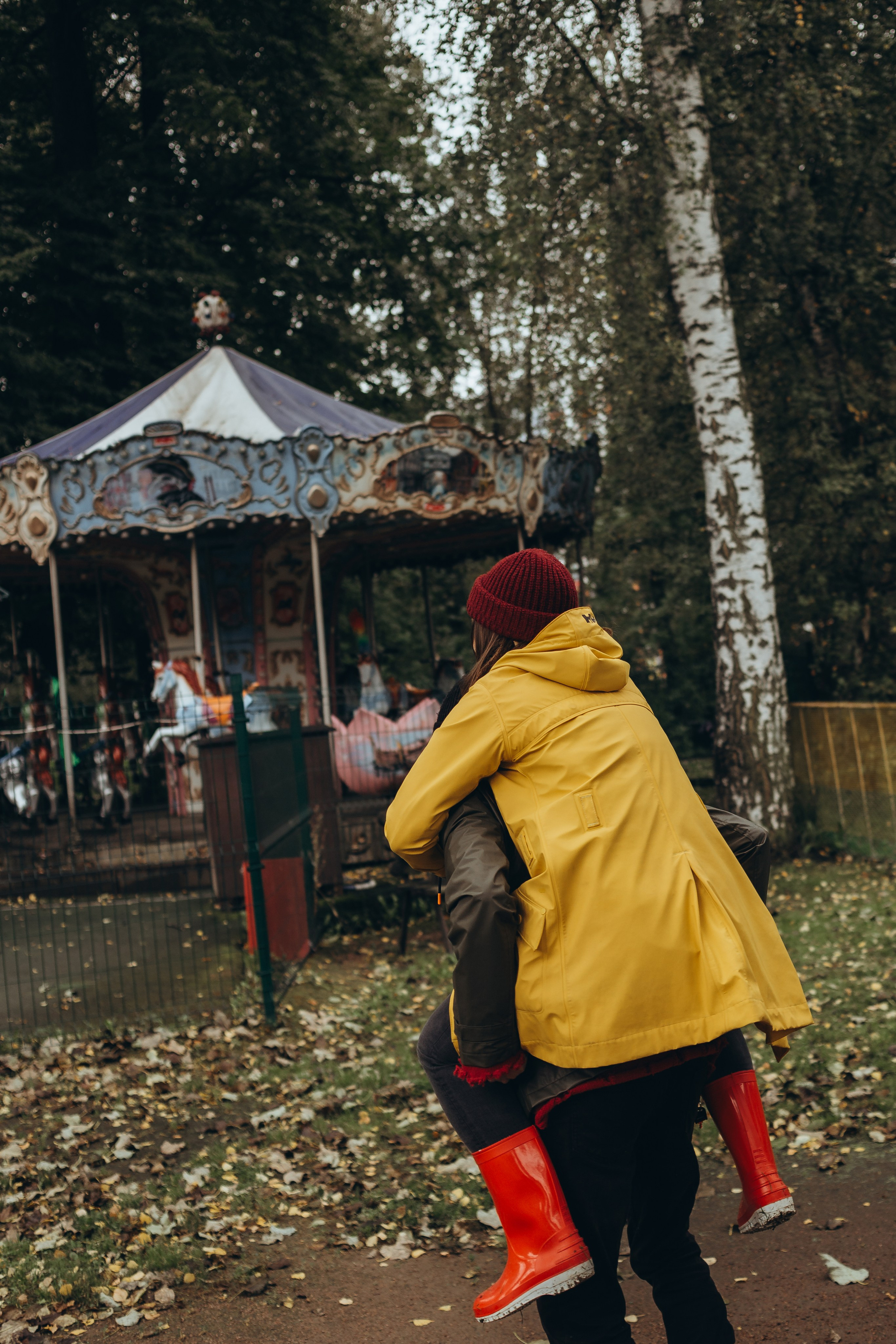 Алеся и Сережа. Love story в парке аттракционов. Женский и семейный фотограф в Санкт-Петербурге Екатерина Симонова