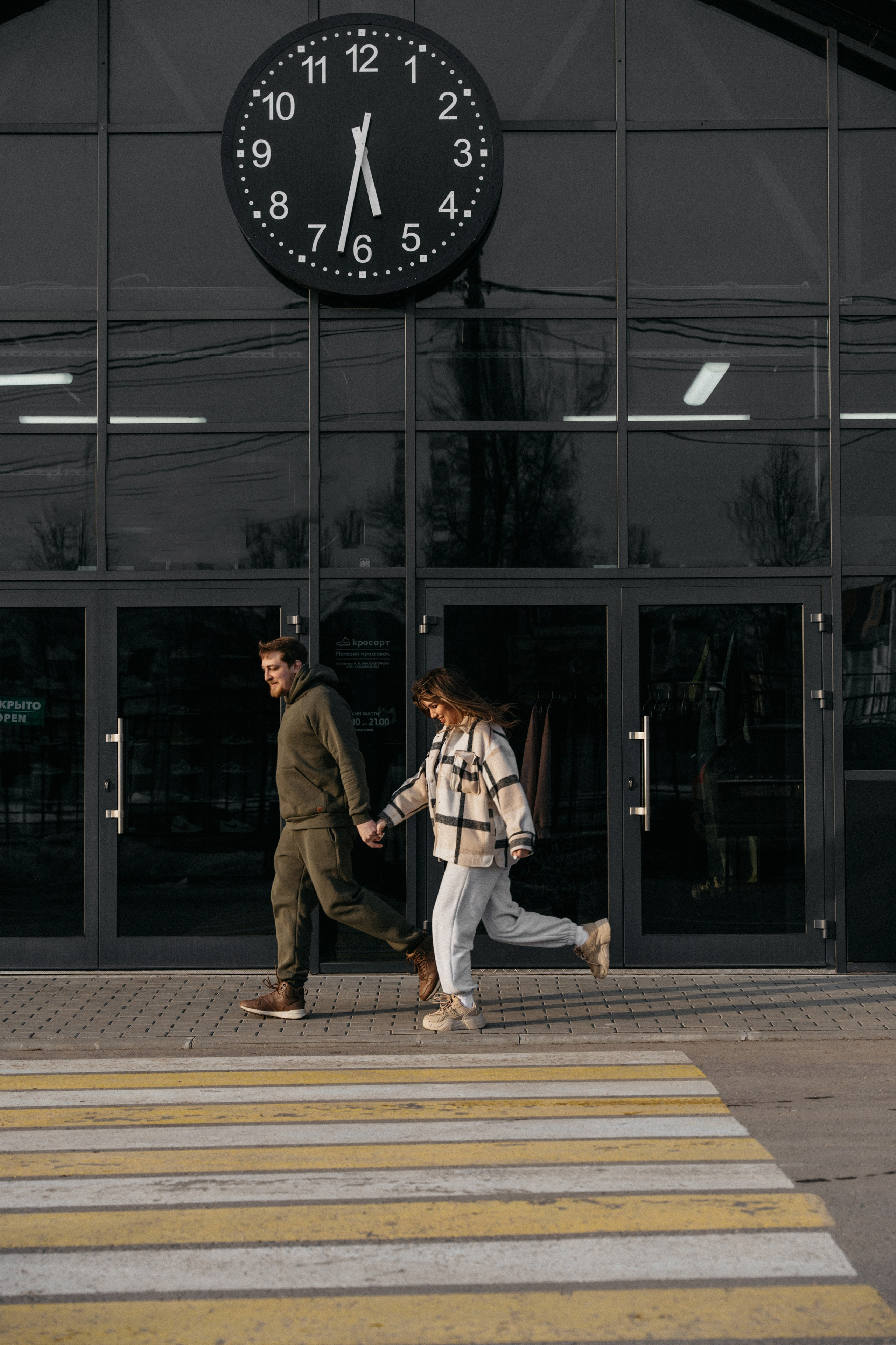 АПРЕЛЬ В ЗАКАТЕ