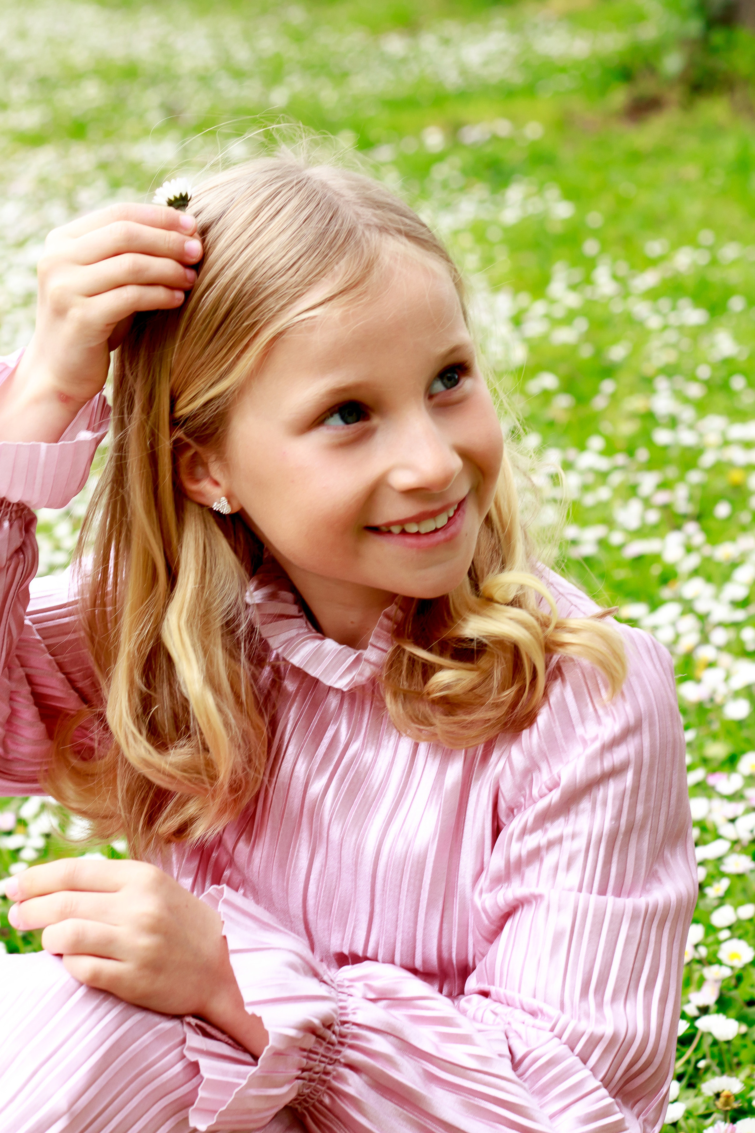 Flower dreams, Seda’s spring photoshoot. Family, Children and Business photographer in Belgium