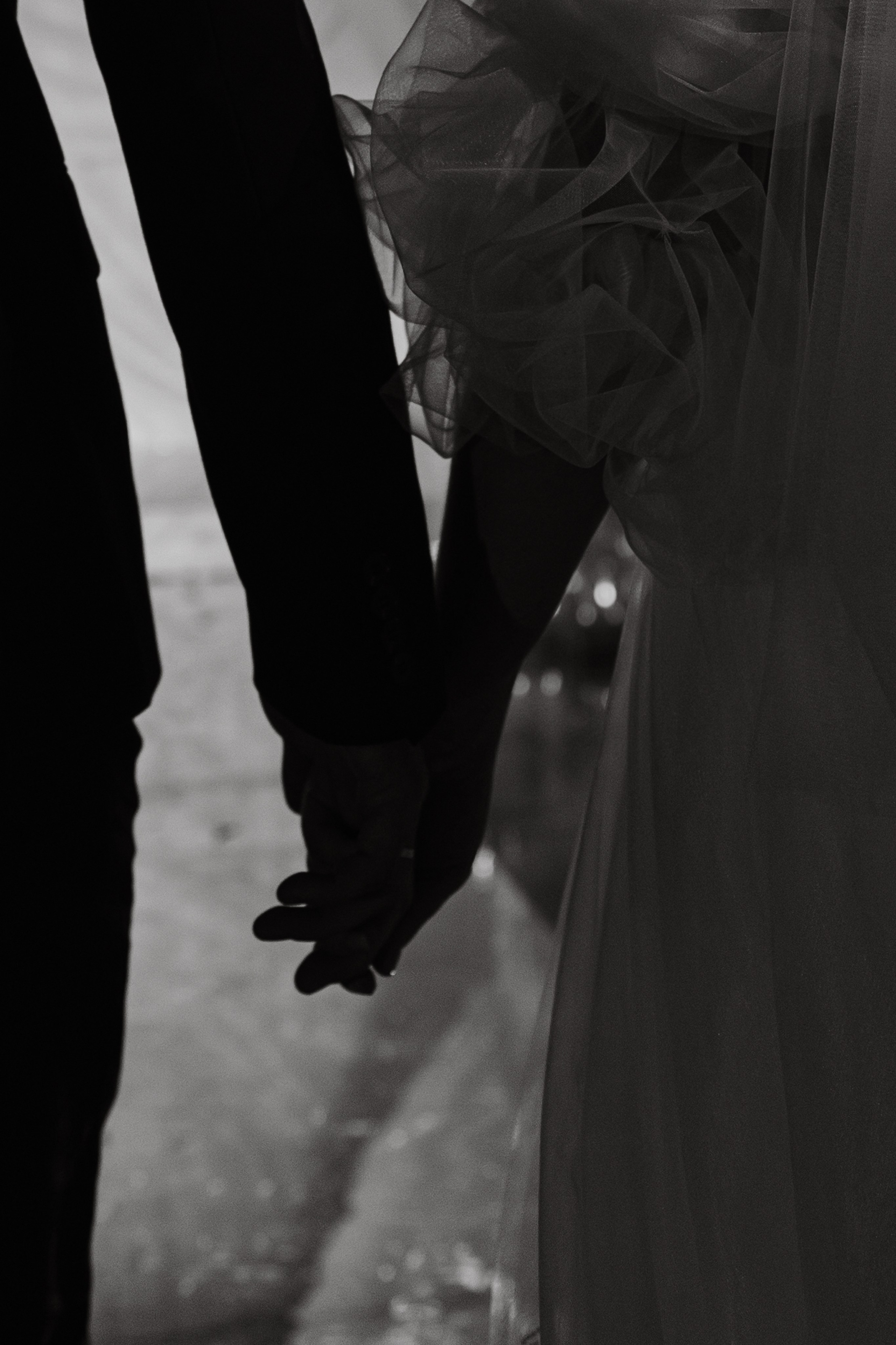 Держи меня за руку