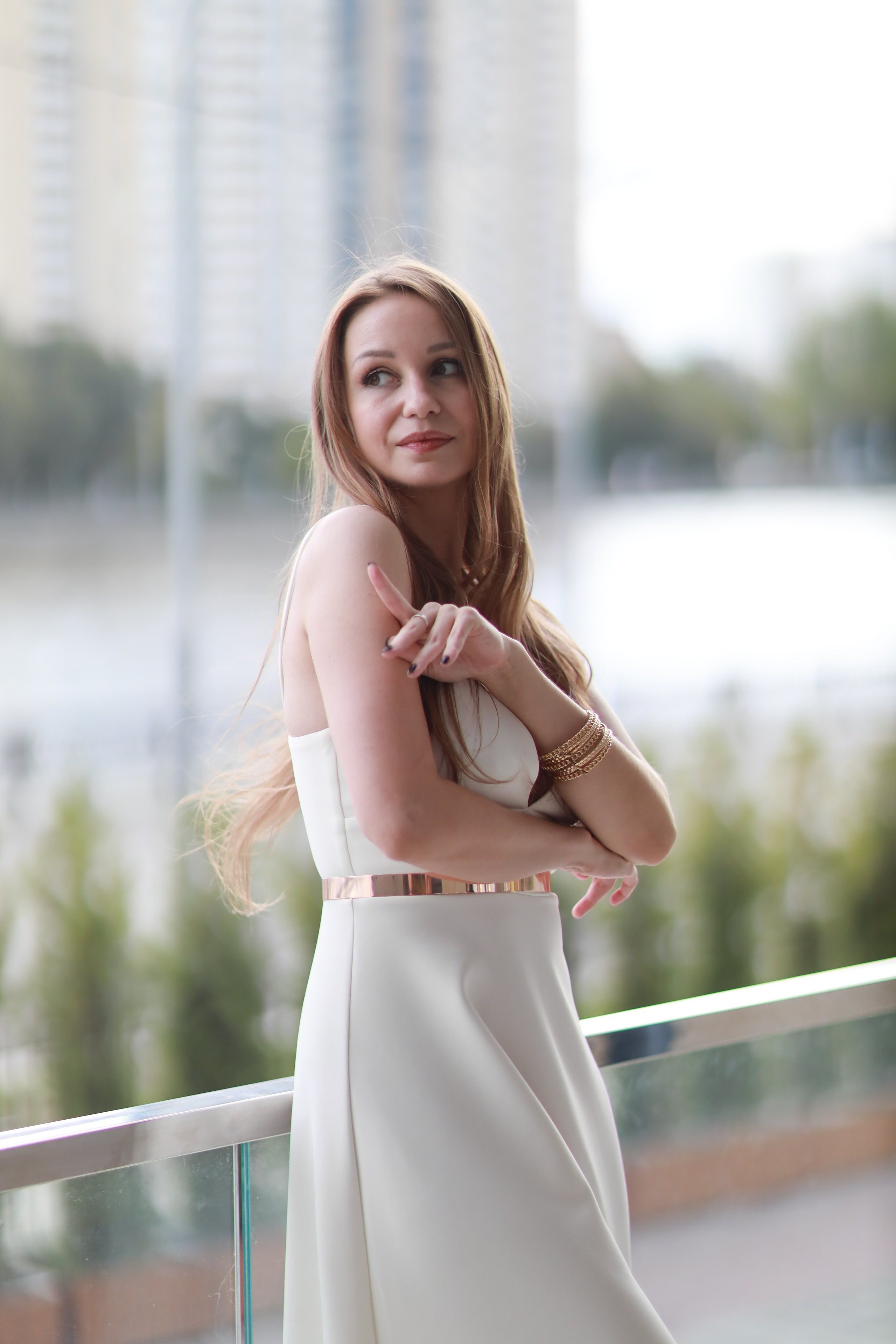 Белое платье