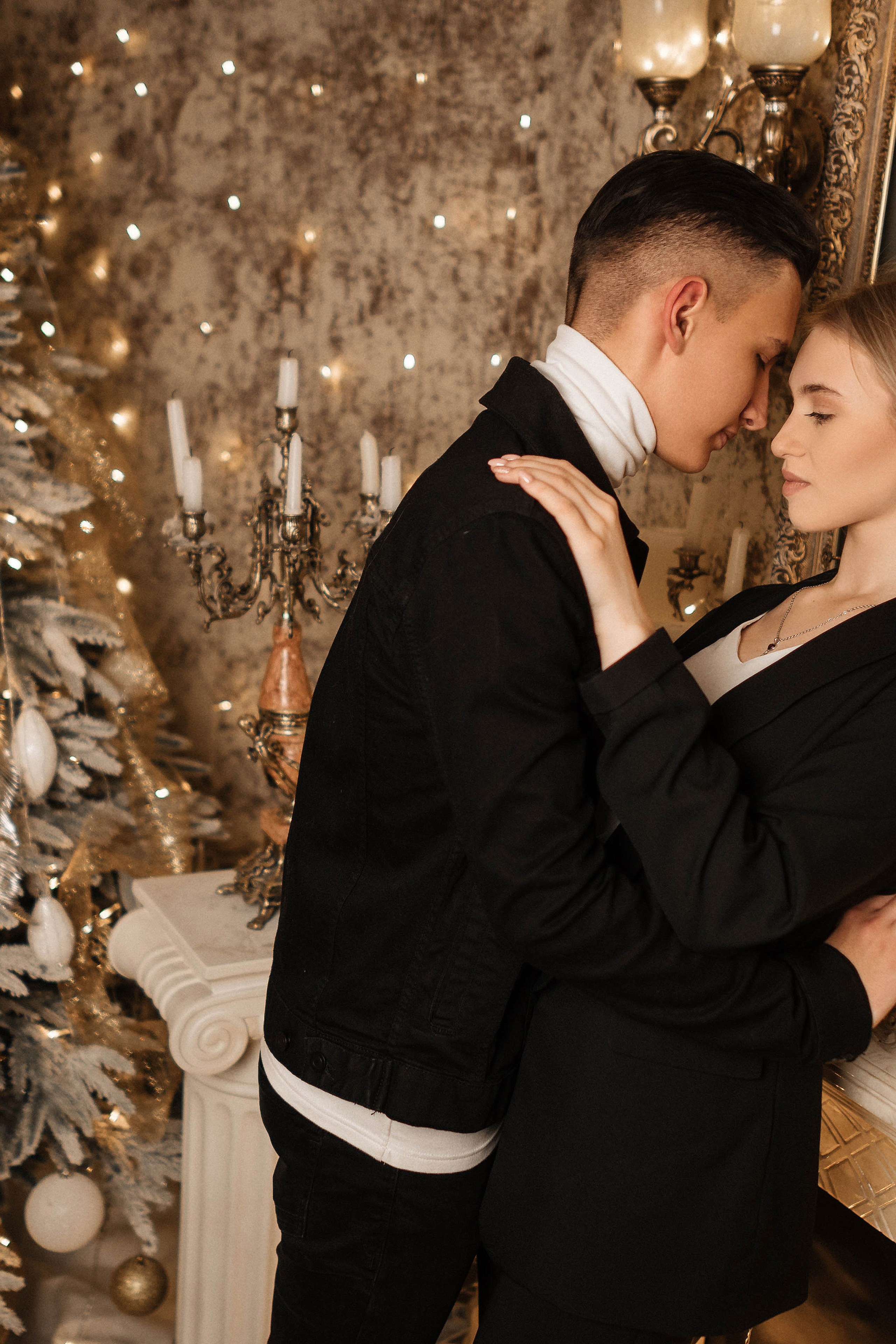 Даша и Саша в двух новогодних образах